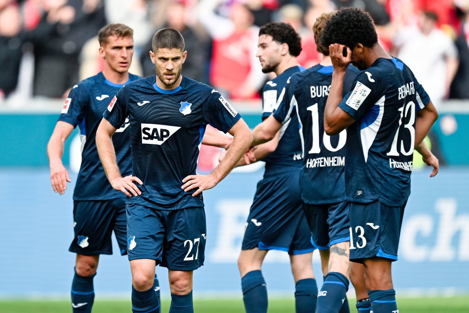Hoffenheim und Andrej Kramaric (2.v.l.): ratlos nach der Niederlage gegen Mainz.
