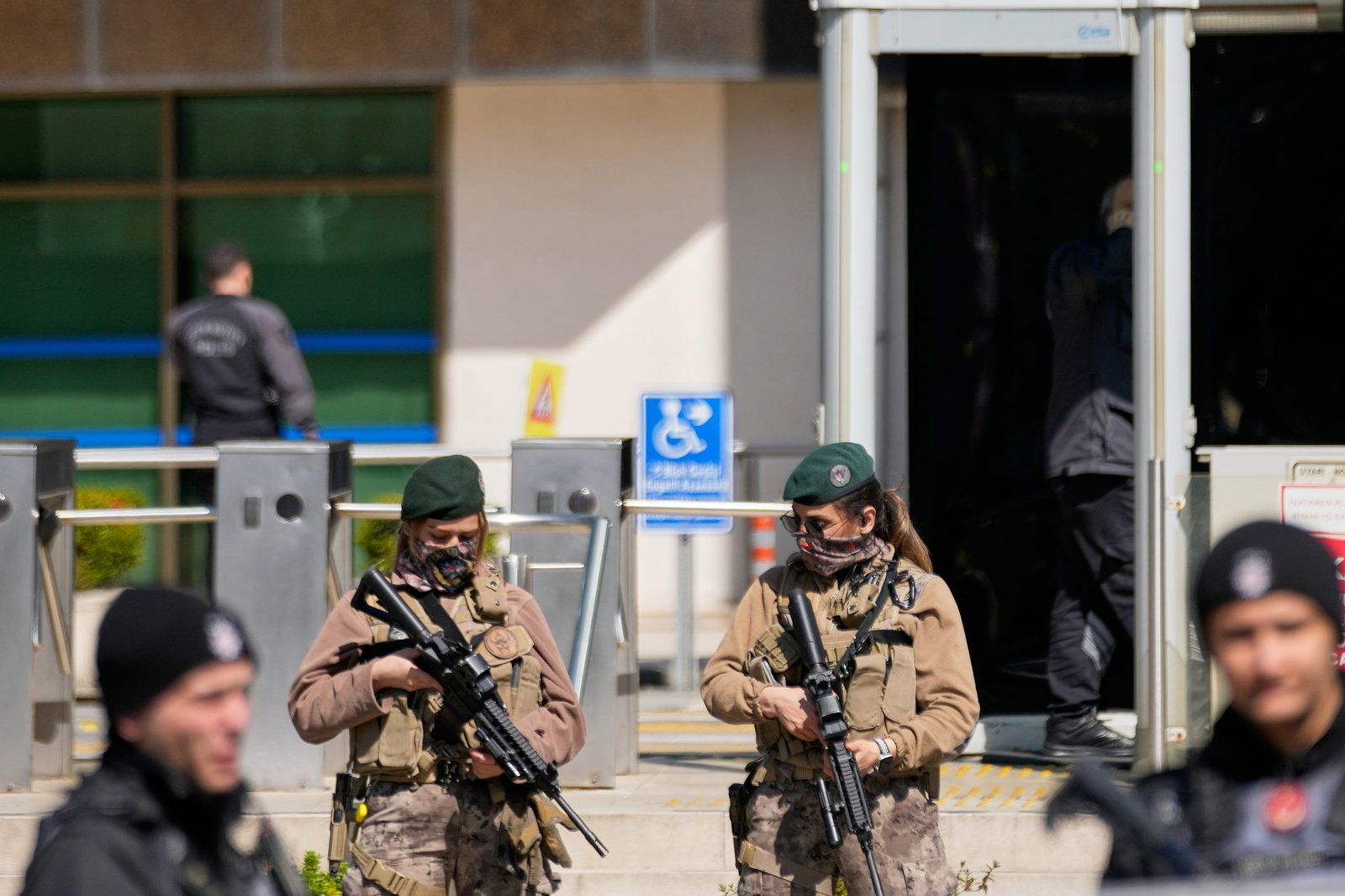 Angreifer und Polizei lieferten sich Schusswechsel