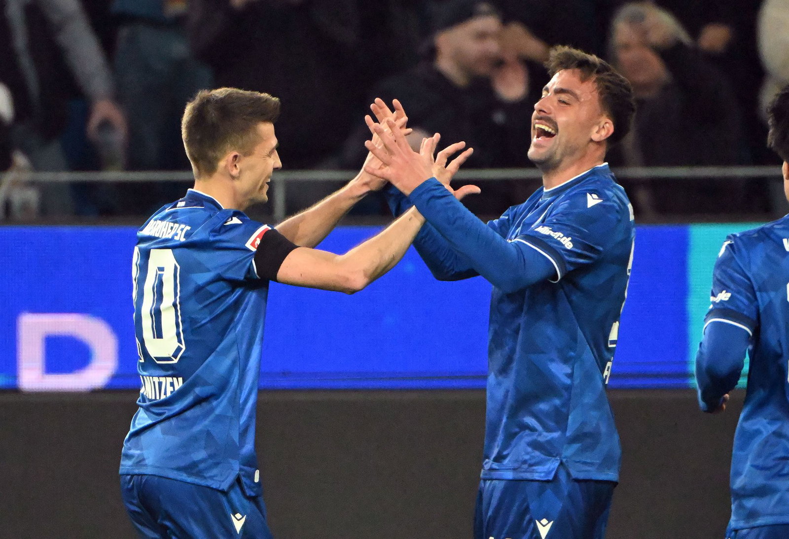 Marvin Wanitzek (l) wählte offene Worte.