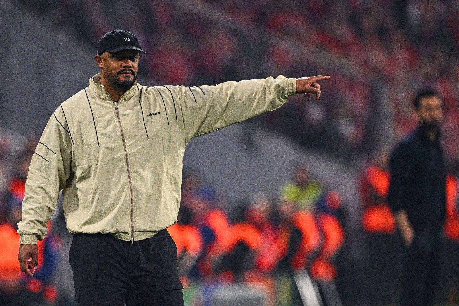 Vincent Kompany will auch bei einer Meisterentscheidung am Sonntagabend nur verhalten feiern.