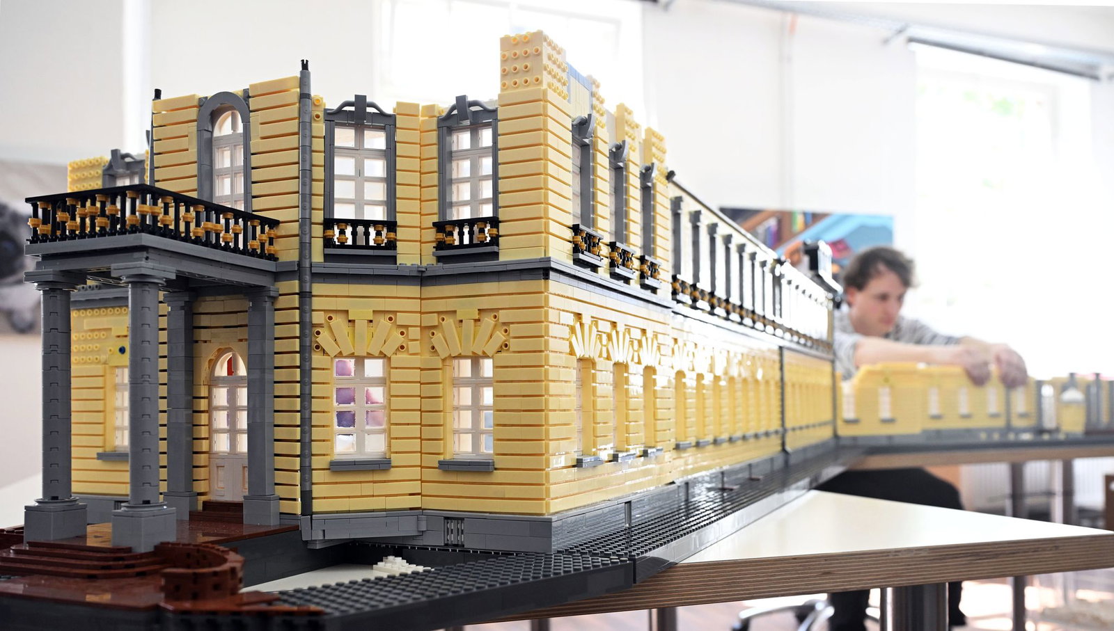 Das Miniatur-Schloss zeigt das Original im Maßstab 1:34.