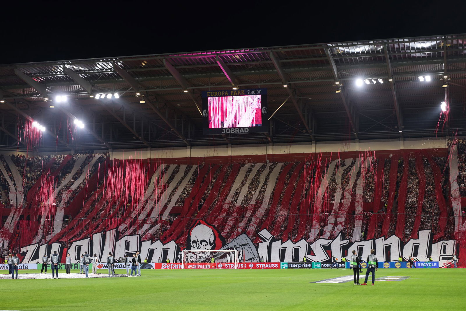 Tolle Atmosphäre bei Freiburgs erstem Europapokal-Viertelfinale.