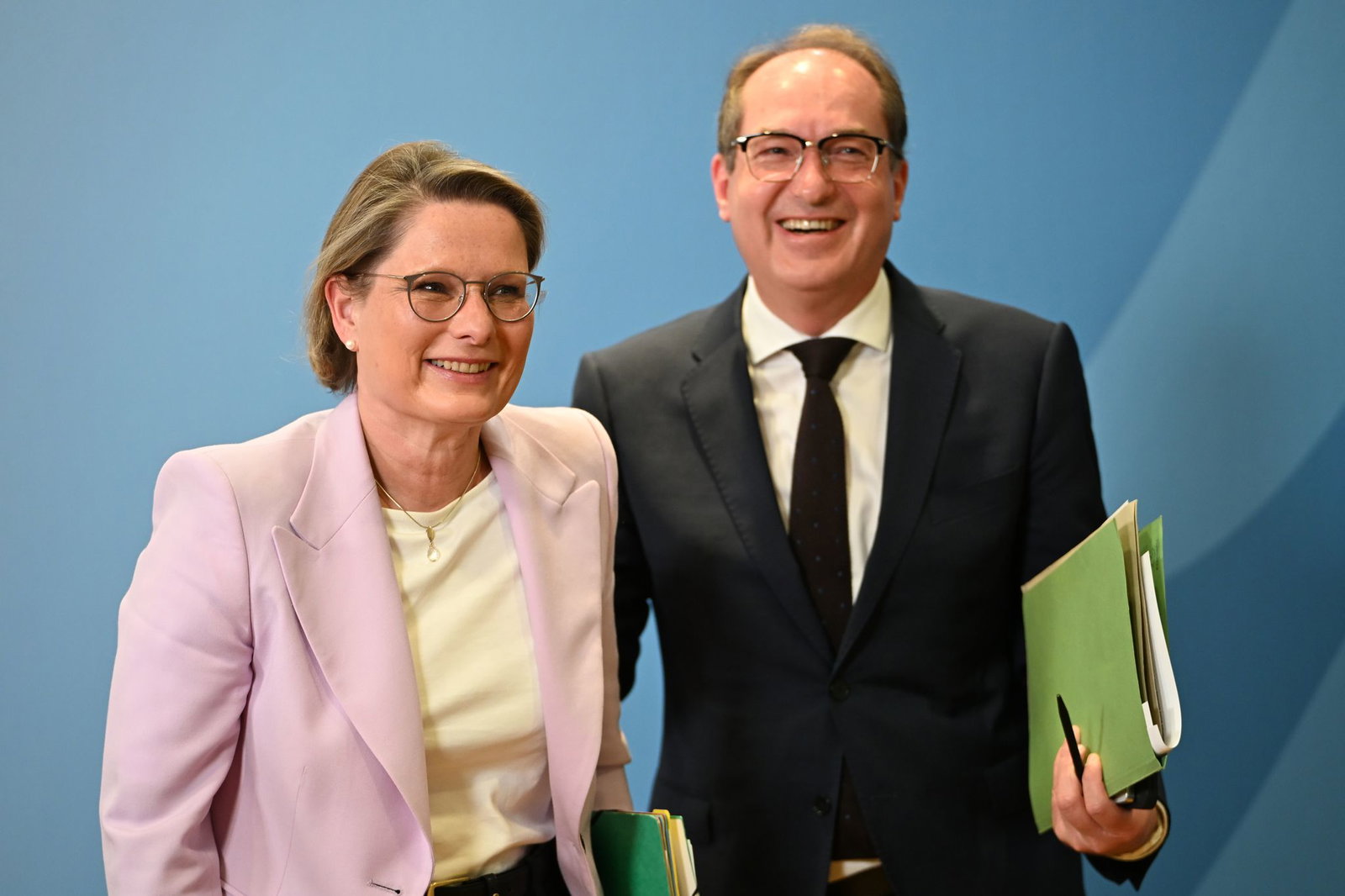 Details des Entwurfs stimmten vor allem Bundesjustizministerin Stefanie Hubig (SPD) und Bundesinnenminister Alexander Dobrindt (CSU) miteinander ab. 