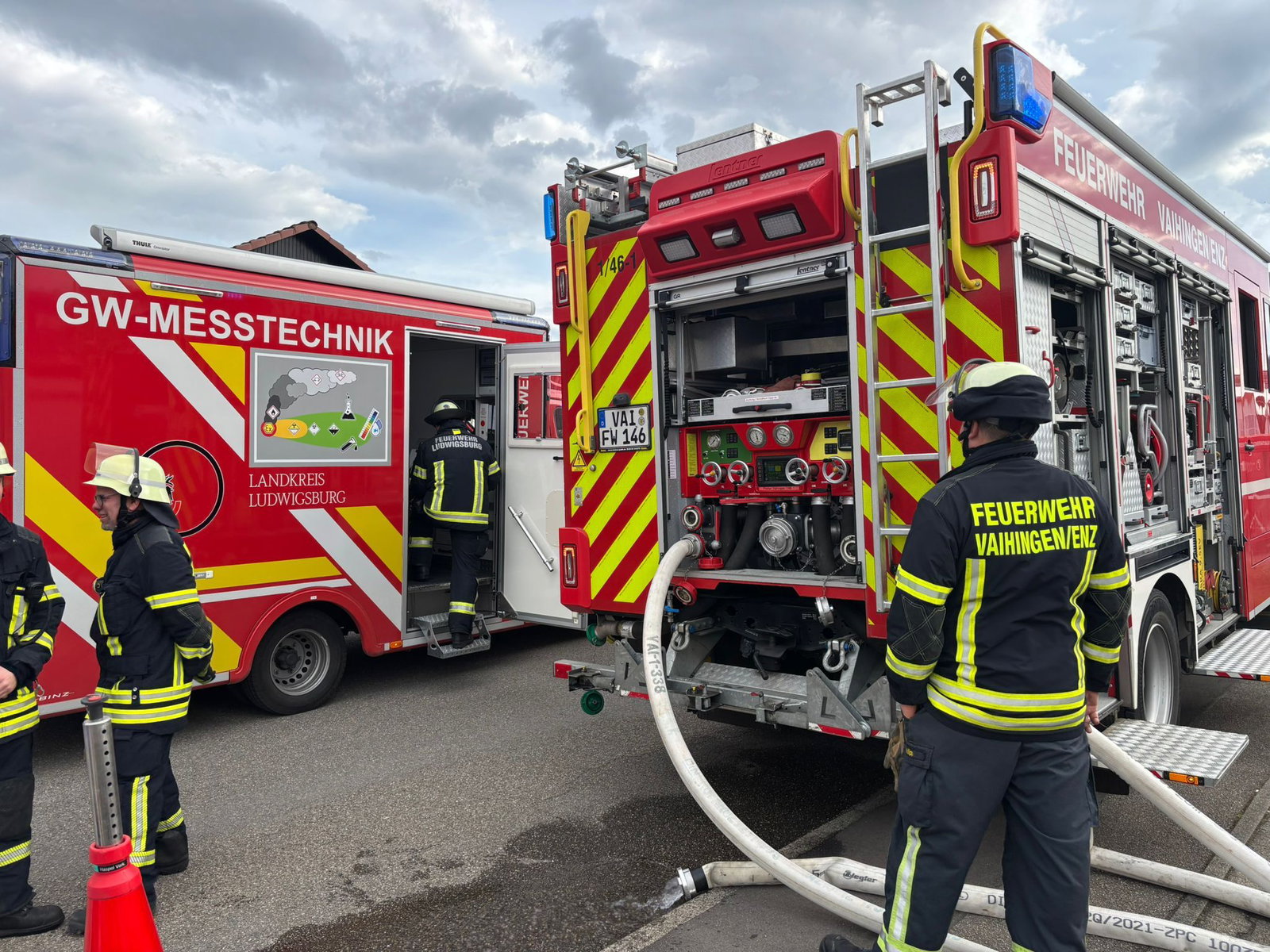 Der Fund eines Fläschchens mit der Aufschrift «Polonium 210» in Vaihingen an der Enz hat einen Großeinsatz von Feuerwehr und Polizei ausgelöst.