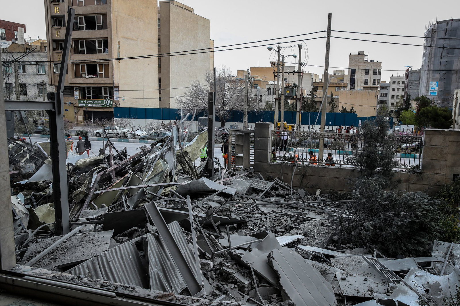 Man werde den Iran zurück in die Steinzeit versetzen, sagte Trump in einer Rede an die Nation. 