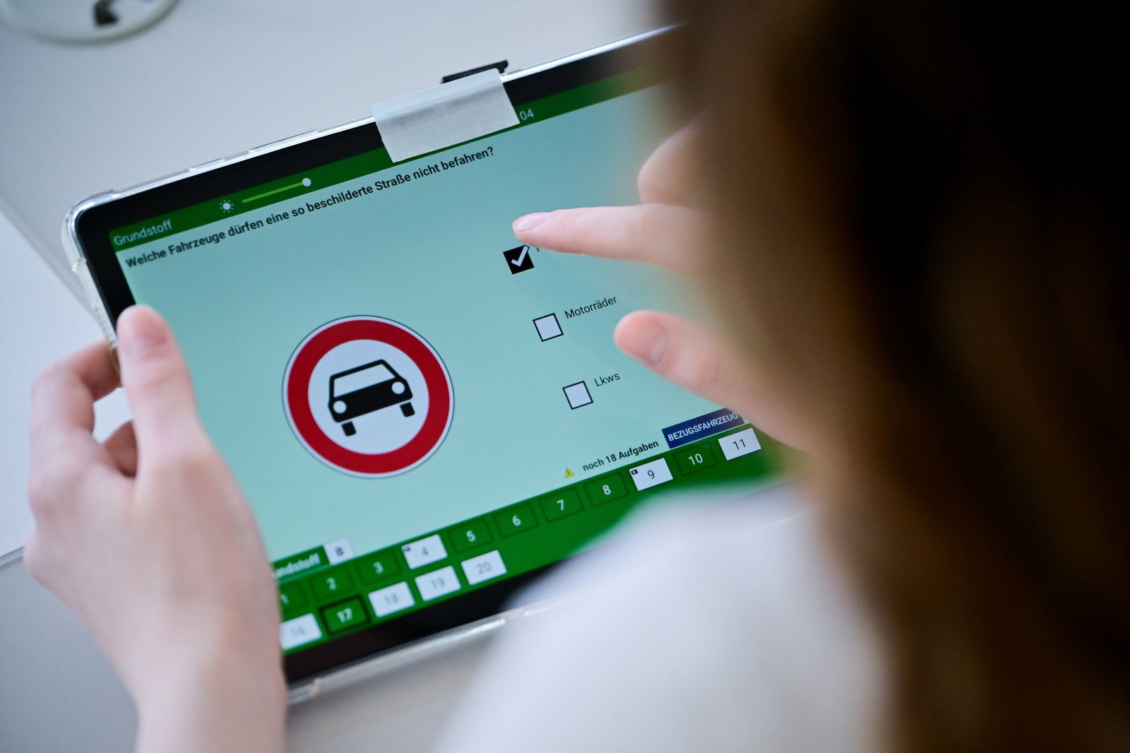 Zunehmend decken Ermittler und Gerichte ein weit verzweigtes System der organisierten Kriminalität auf. (Symboldbild)