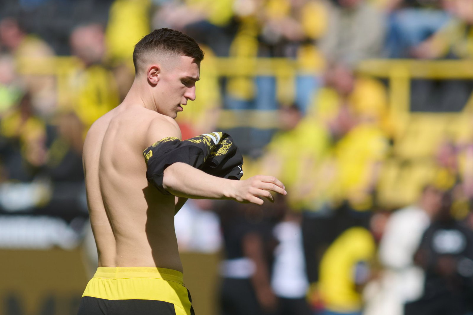 Pfiffe trotz Vertragsverlängerung für Nico Schlotterbeck.