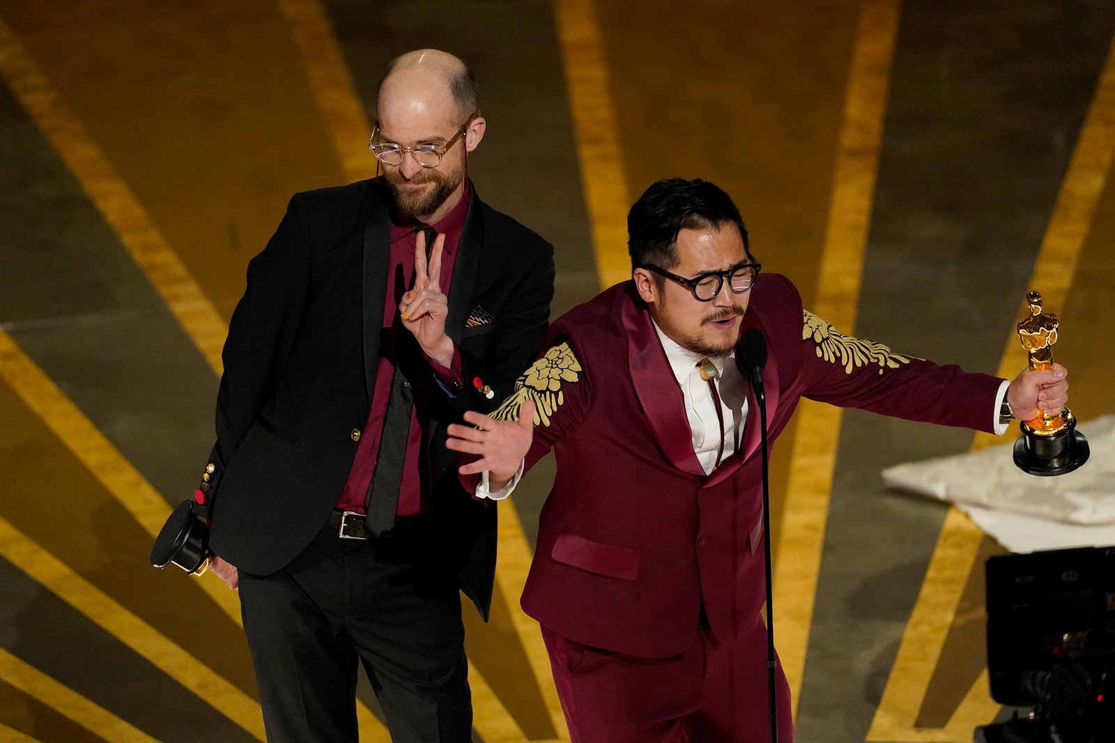 Daniel Schreinert (l) und Daniel Kwan wurden mehrfach für ihren Film «Everything Everywhere All at Once» bei den Oscars ausgezeichnet. (Archivbild)