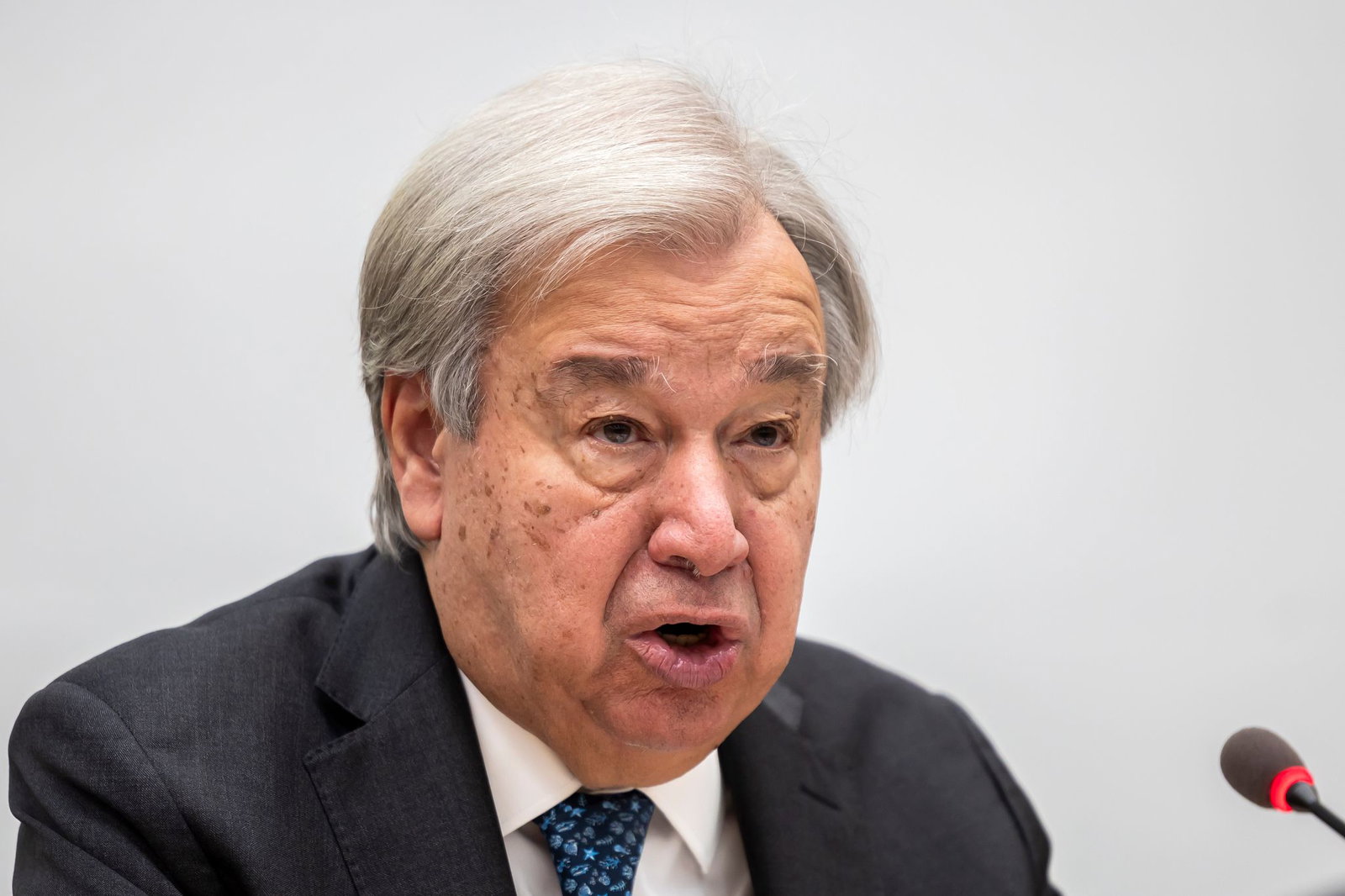 UN-Generalsekretär António Guterres kritisierte die israelischen Luftangriffe vehement. (Archivbild)