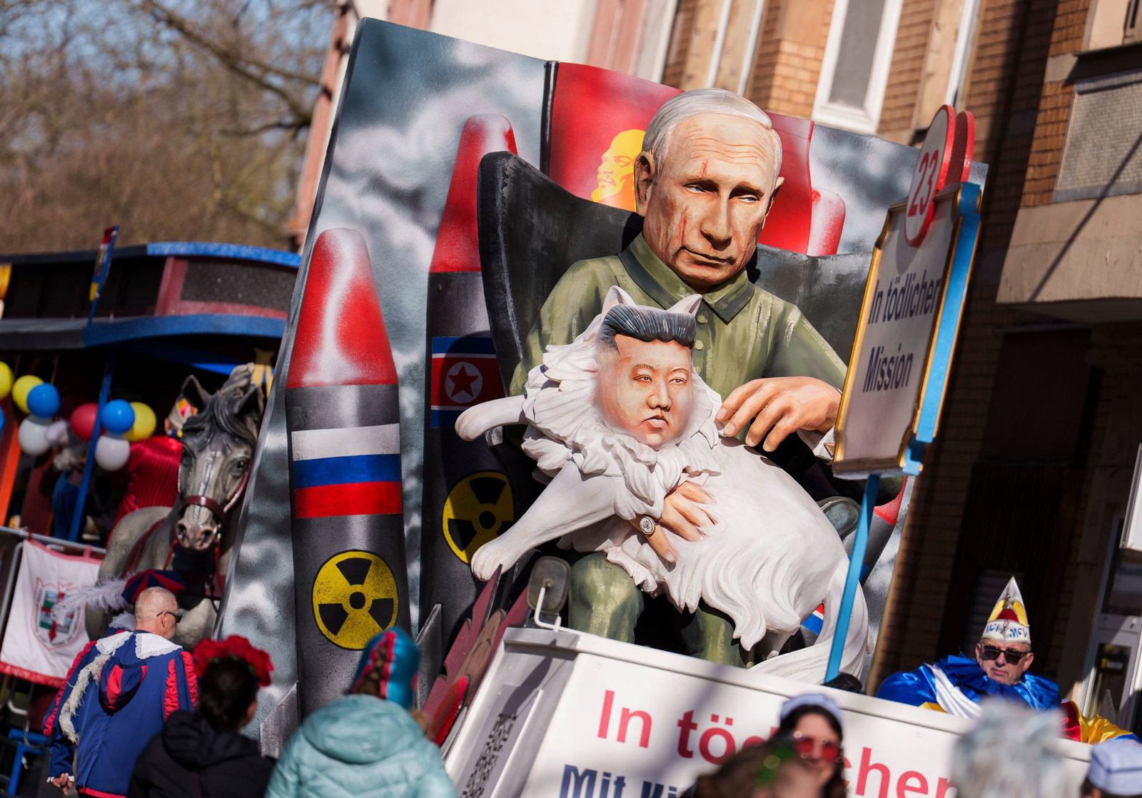 Putin war auch schon mehrmals Thema auf Mainzer Motivwagen. (Archivbild)