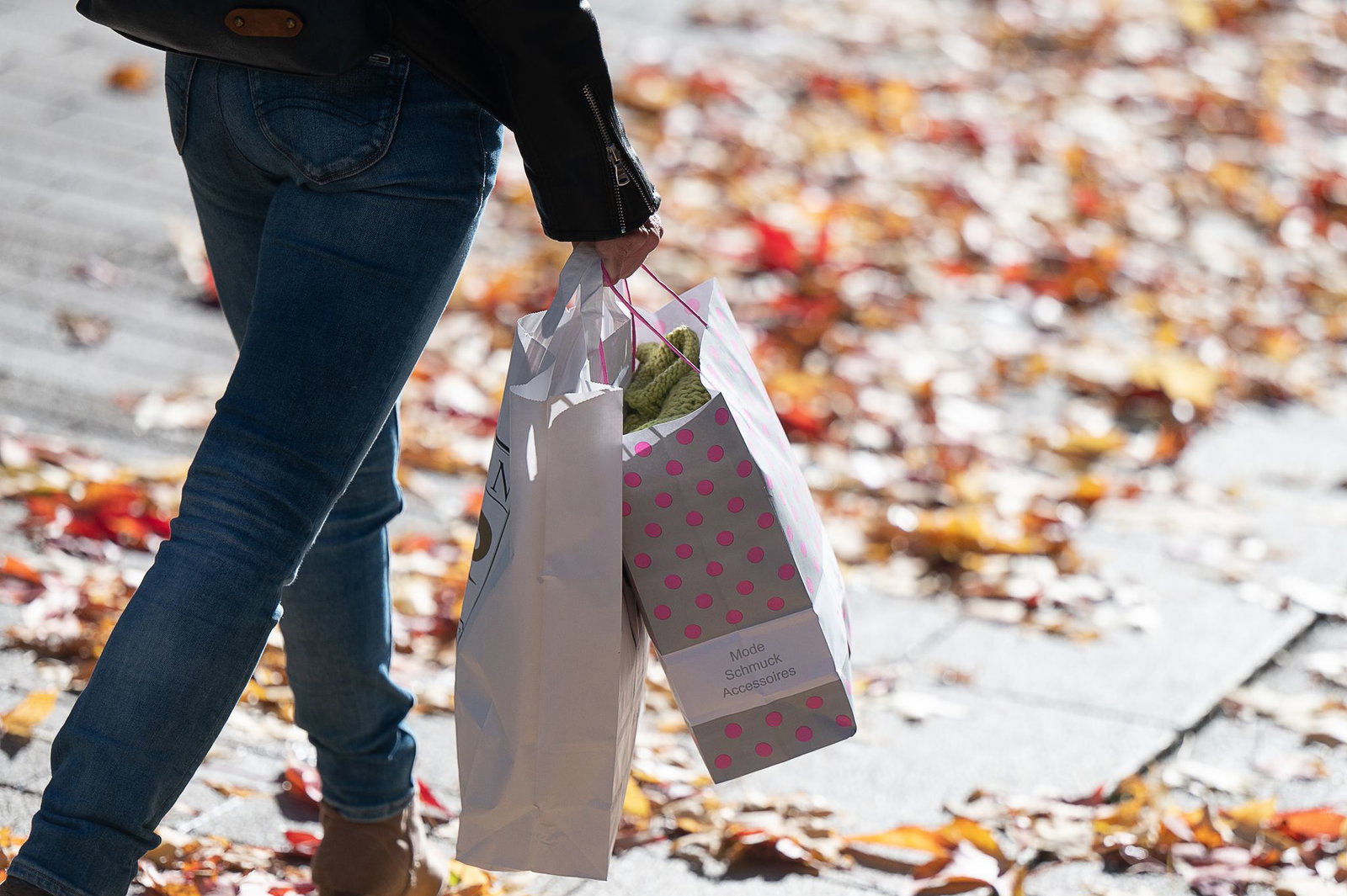 Wie wohlhabend man ist, hängt nicht nur am Einkommen. (Symbolbild)