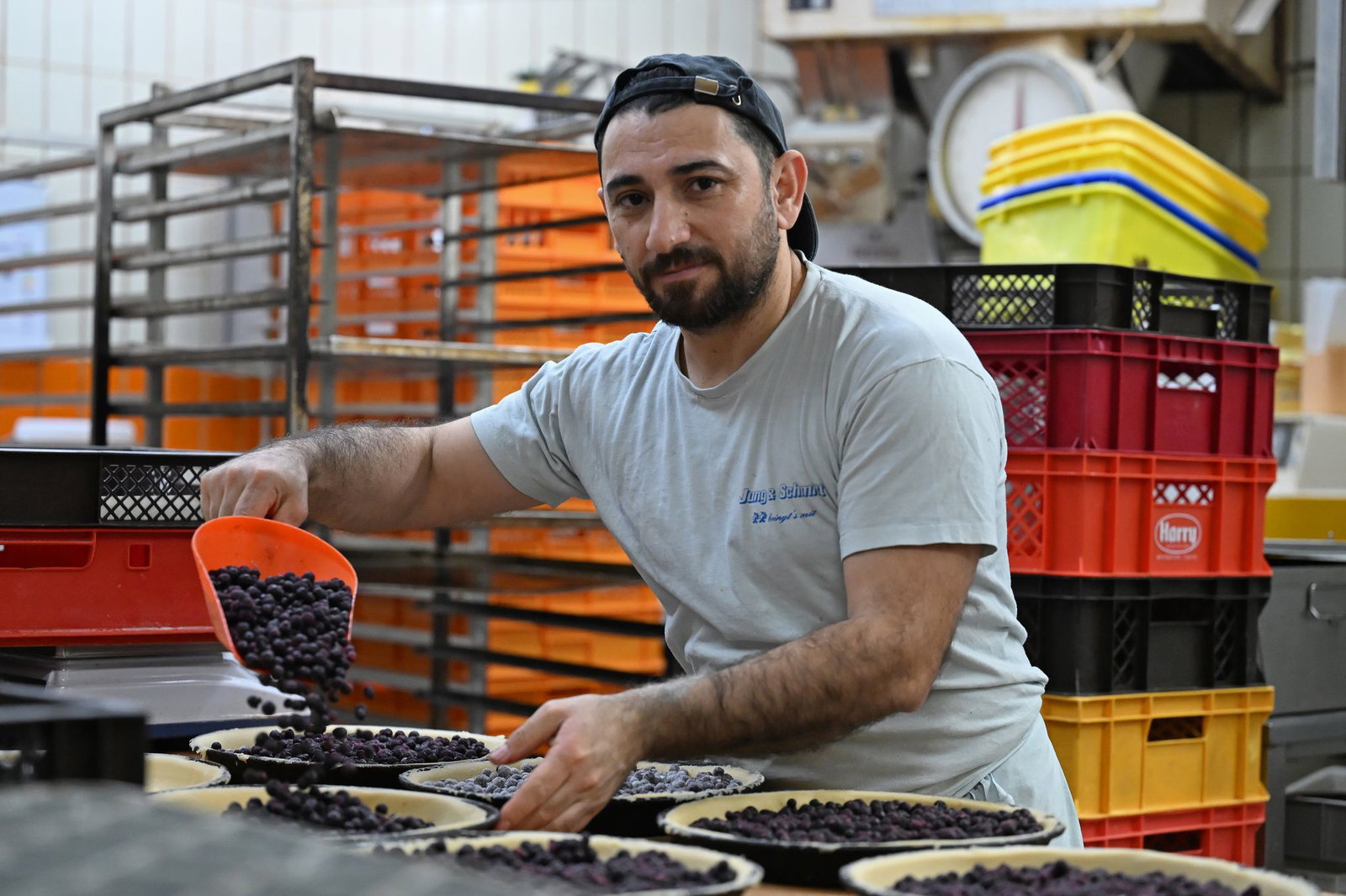 In den Bereichen Medizin, Pflege und Gastronomie sind Menschen aus Syrien, die einst als Flüchtlinge kamen, als Arbeitskräfte geschätzt. (Symbolbild)