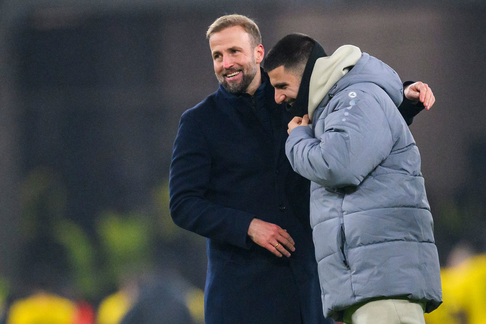 Für VfB-Trainer Hoeneß (l) ist sein Stürmer Undav ein Unterschiedsspieler. (Archivbild)