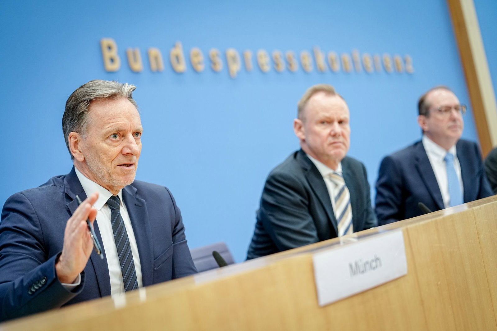 Das Sicherheitsgefühl der Menschen in Deutschland hat sich laut einer Studie, für die 2024 Daten erhoben wurden, verbessert, sagt der Präsident des Bundeskriminalamts (BKA), Holger Münch.