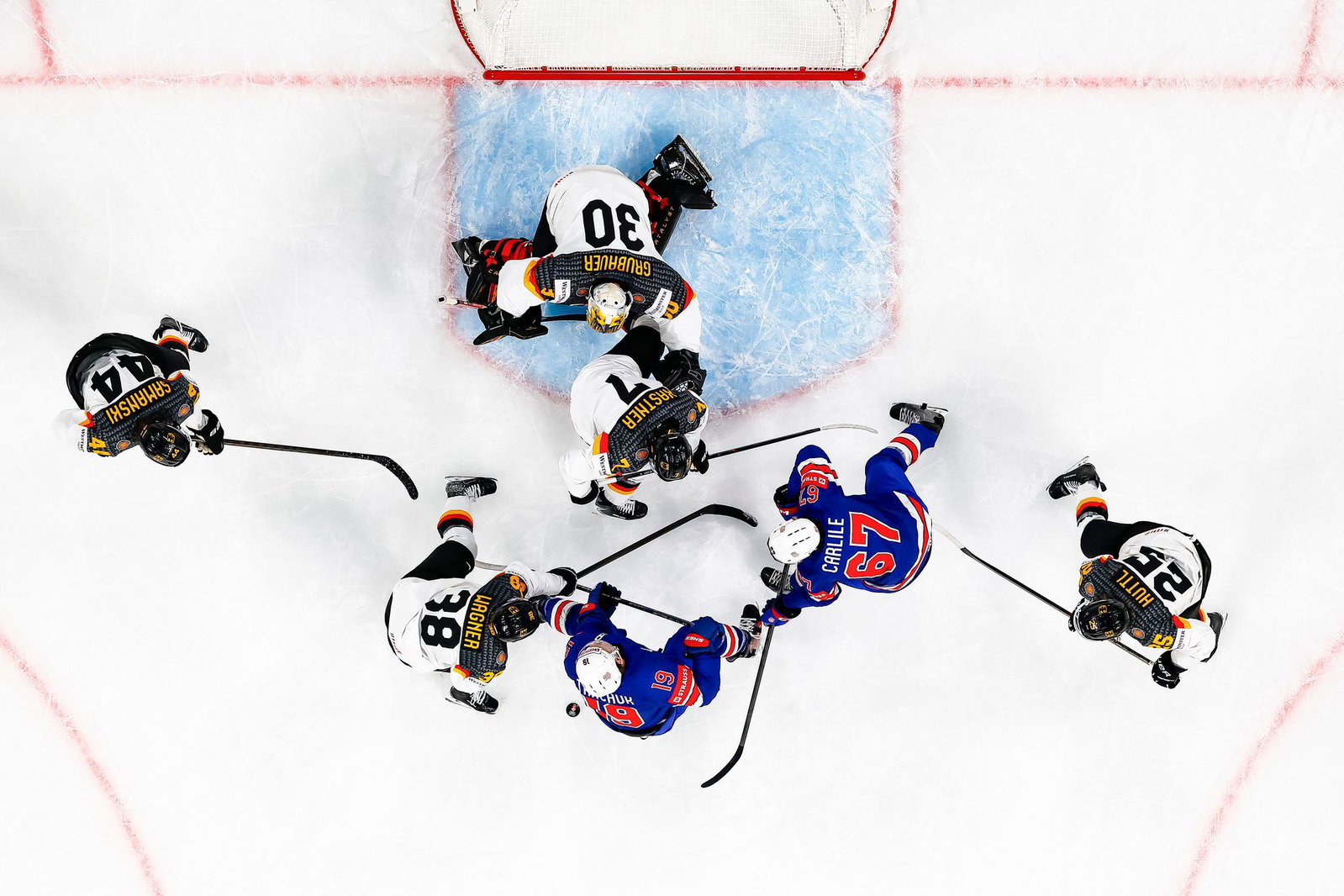 NHL-Torhüter Philipp Grubauer und sein Team kämpften gegen die US-Amerikaner, mussten sich aber geschlagen geben.