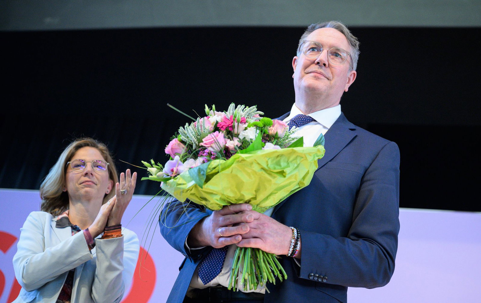 SPD-Parteichefin Bätzing-Lichtenthäler und Verhandlungsführer Alexander Schweitzer warben für den Koalitionsvertrag mit der CDU.