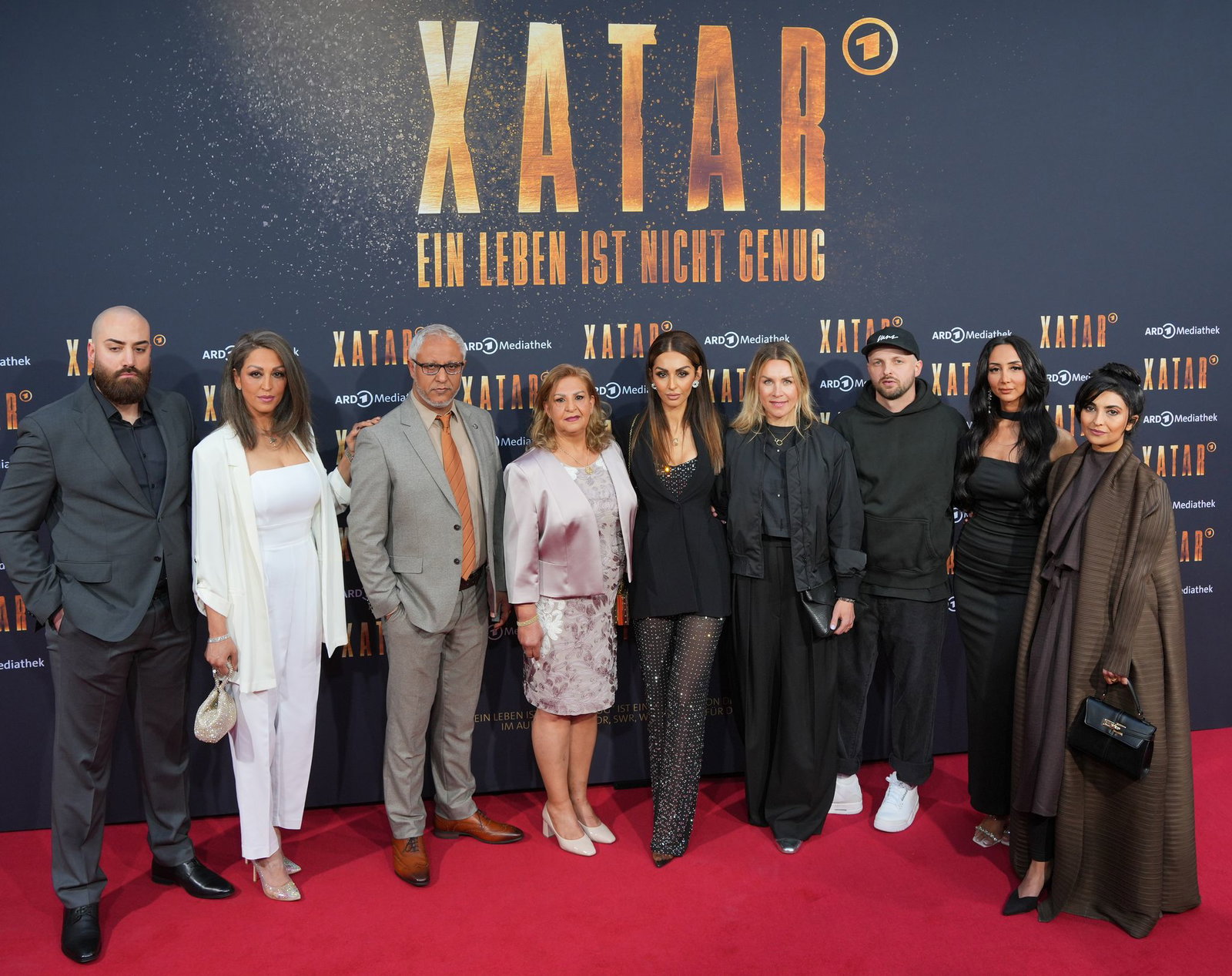 Auch die Witwe von Xatar, Farvah Hajab (M), und andere Familienmitglieder kamen zur Preview der Doku «XATAR – Ein Leben ist nicht genug».