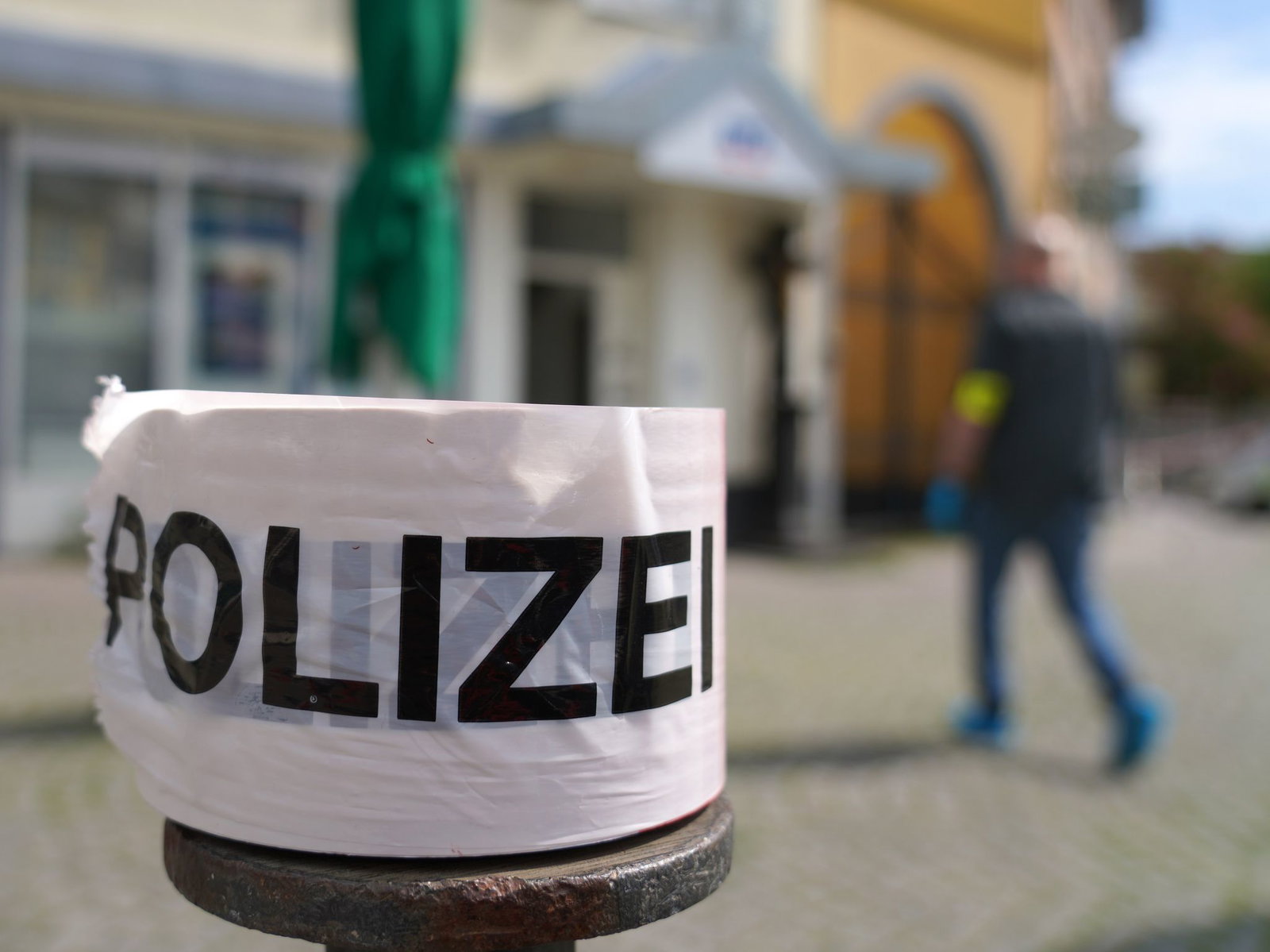 Die Polizei prüft, ob es sich bei der Straftat um eine Geiselnahme oder eine Freiheitsberaubung handelte.