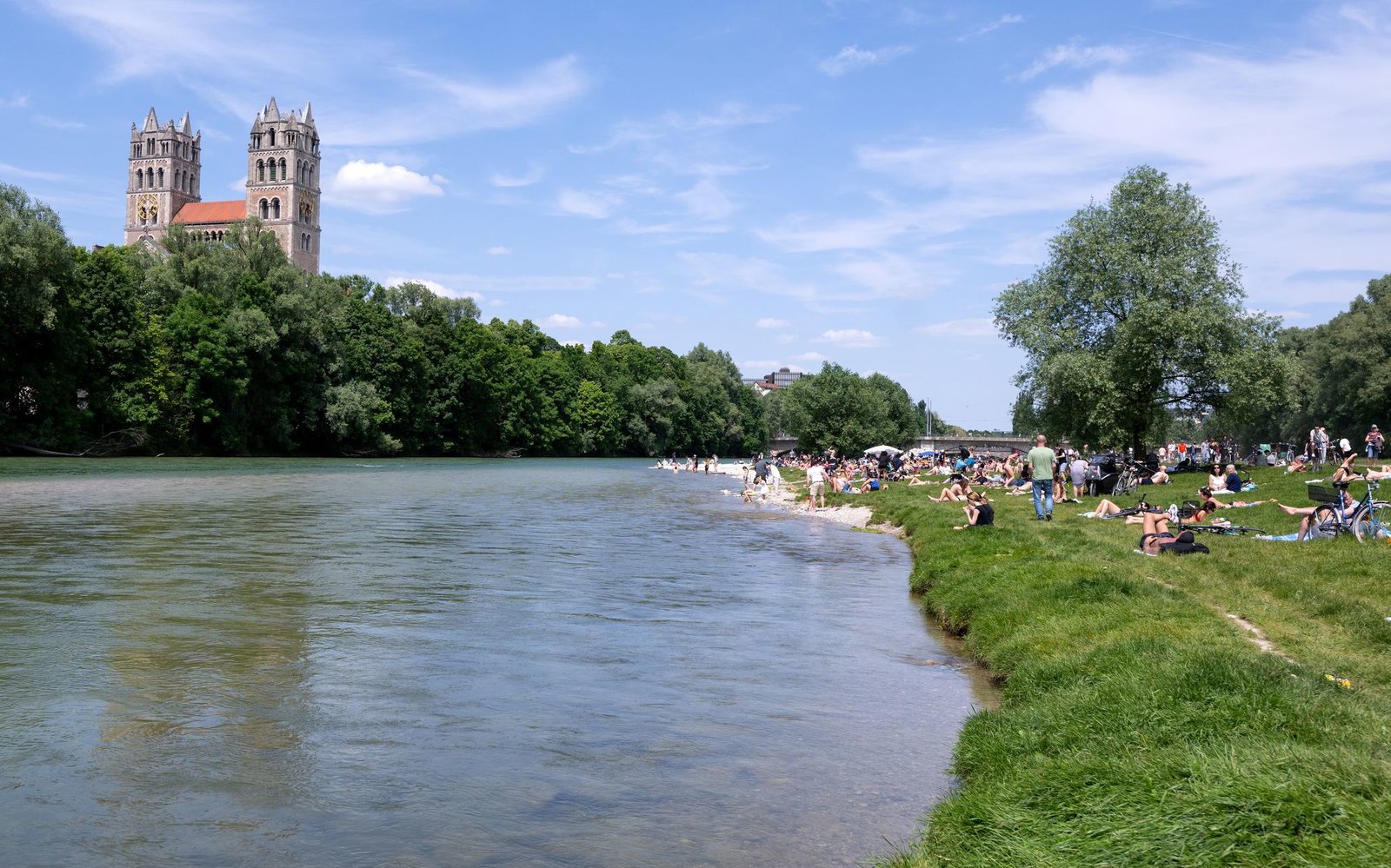Einfach mal in die Isar springen können - für David Dietl eine Sache, die München so besonders macht. (Archivbild)
