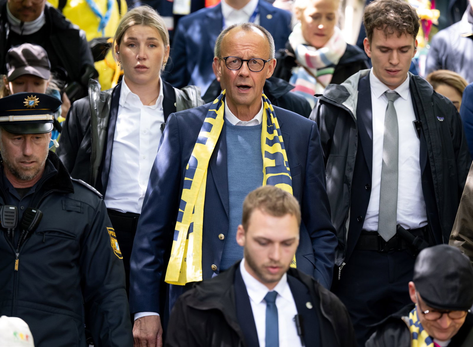 Merz wagte sich in Würzburg auch unters Volk.