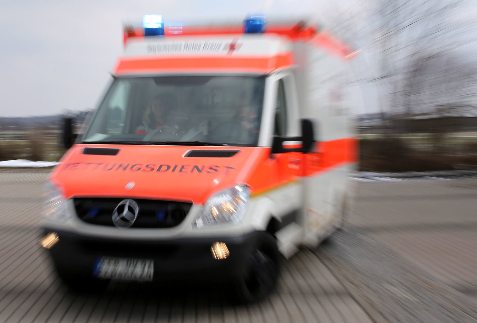 Vier Jugendliche sollen im Rhein-Neckar-Kreis einen 27-Jährigen dazu veranlasst haben, so viel Alkohol zu trinken, dass er an den Folgen starb. (Illustration)