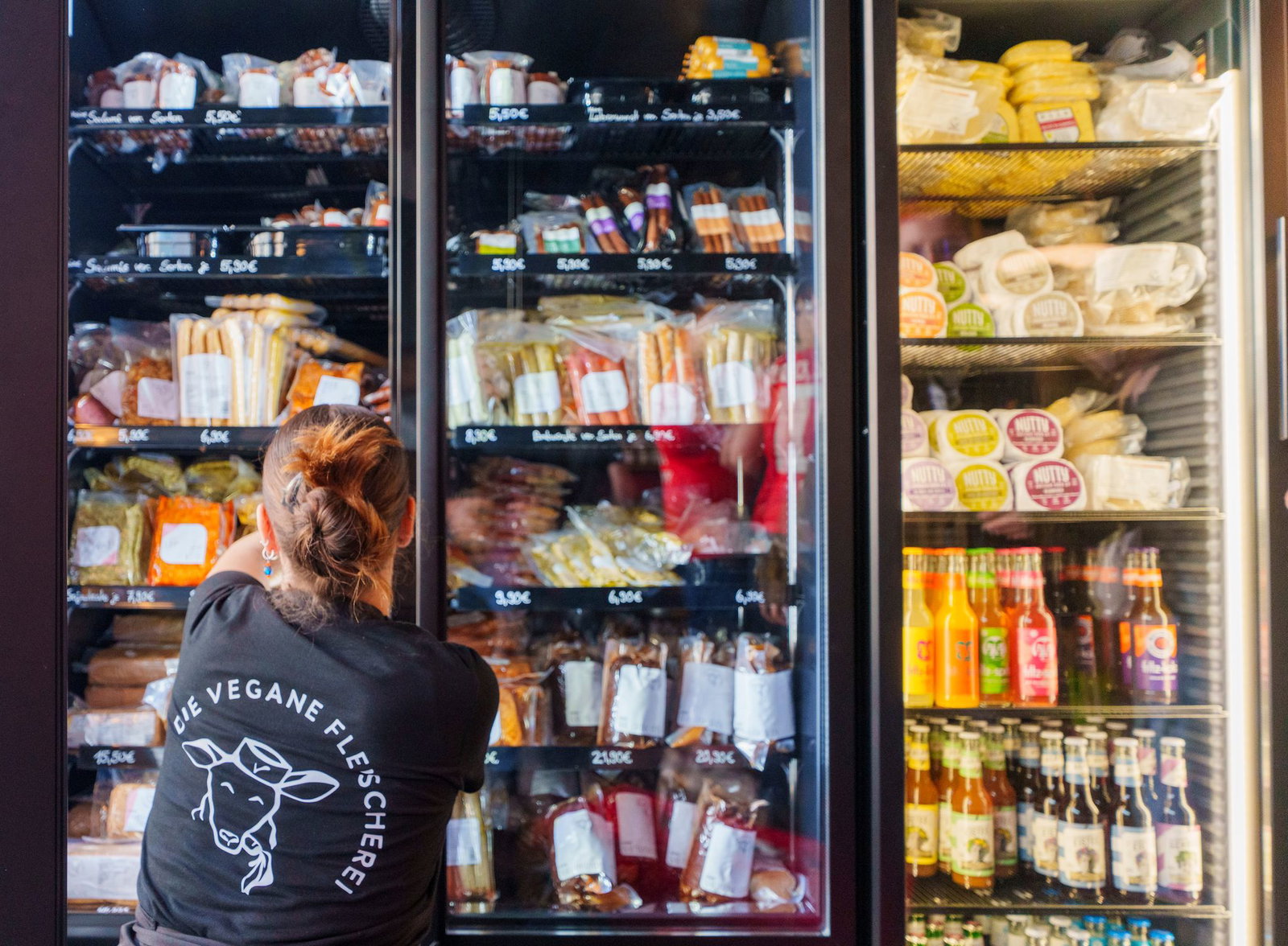 Auch Käse und andere Produkte sind vorrätig.