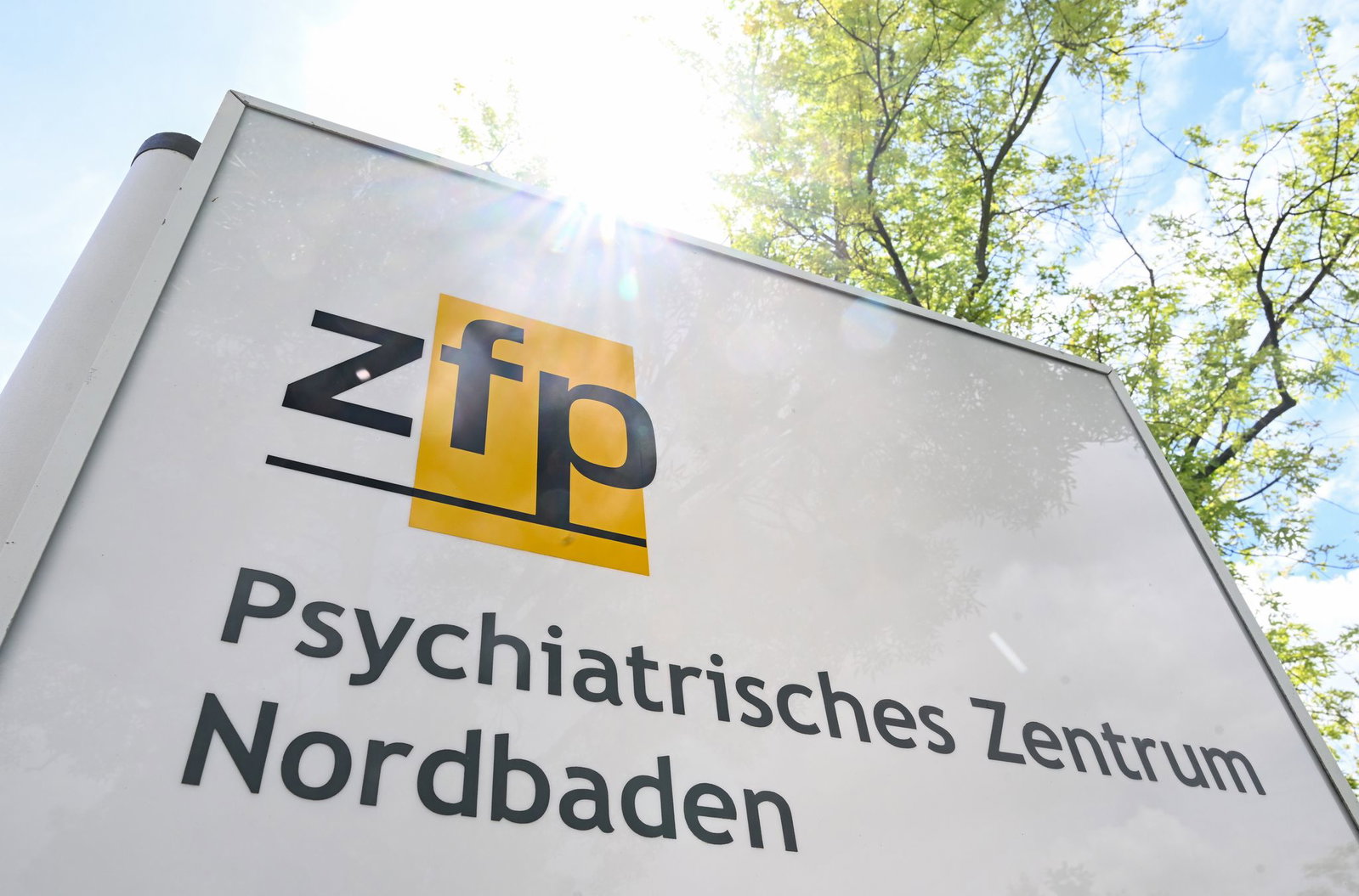 Ein Patient im Psychiatrischen Zentrum Nordbaden ist in der Nacht auf Montag bei einer Fixierung durch Polizisten gestorben.