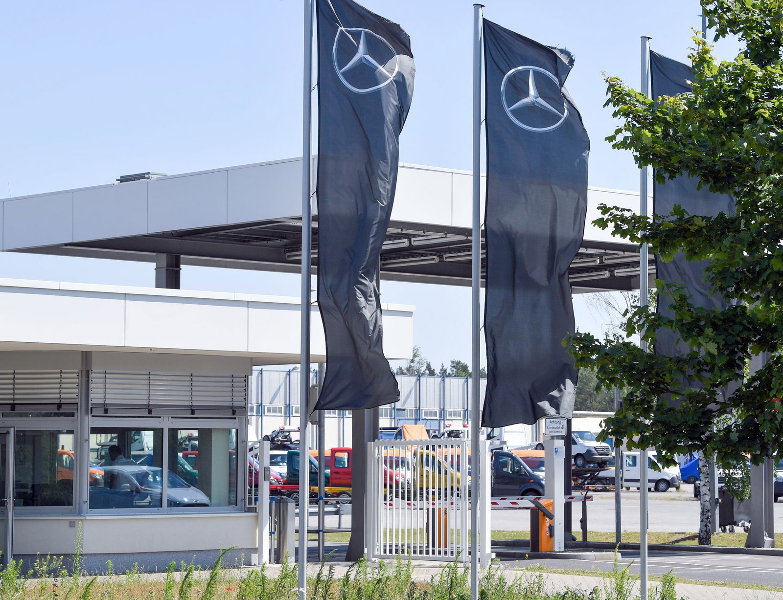 Mercedes-Benz will das Werk in Ludwigsfelde zukunftsfähig aufstellen. (Archivbild)