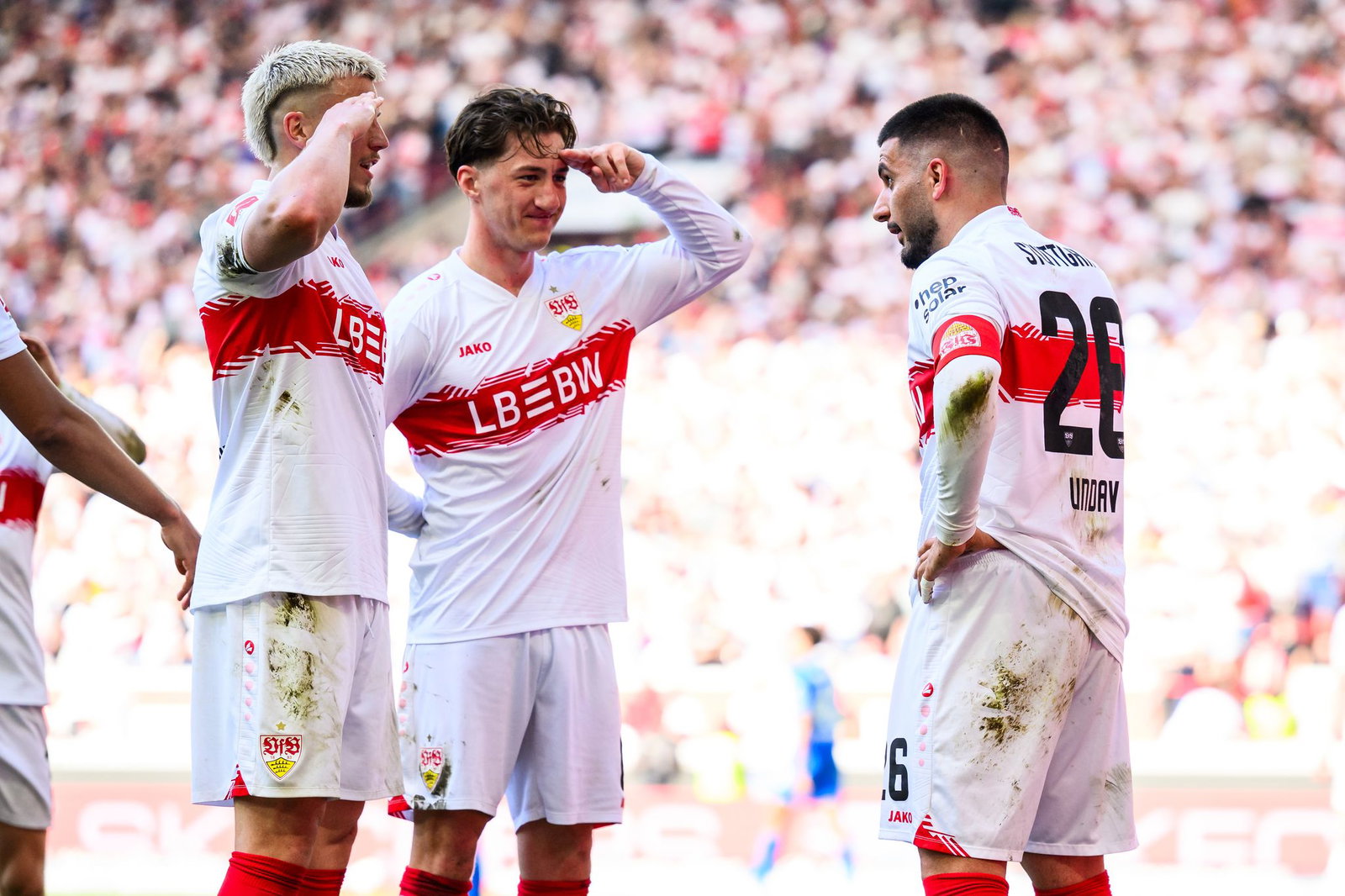 Deniz Undav (r.) zeigte im Spiel gegen Leverkusen einen besonderen Jubel.