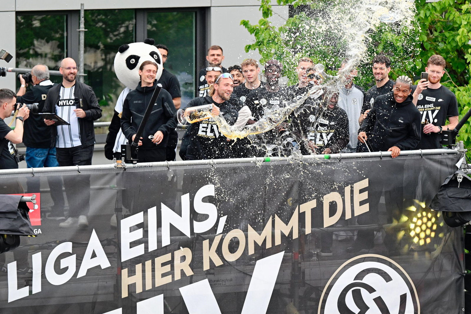 Die SV Elversberg hat nach dem Bundesliga-Aufstieg vier Spieler verabschiedet. (Archivbild)