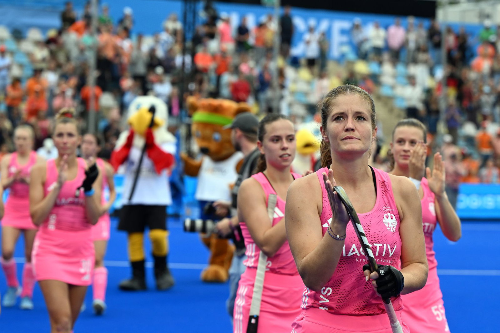 Nationalspielerin Sonja Zimmermann (r.) hat mit ihrem Mannheimer HC das DM-Finale verloren.