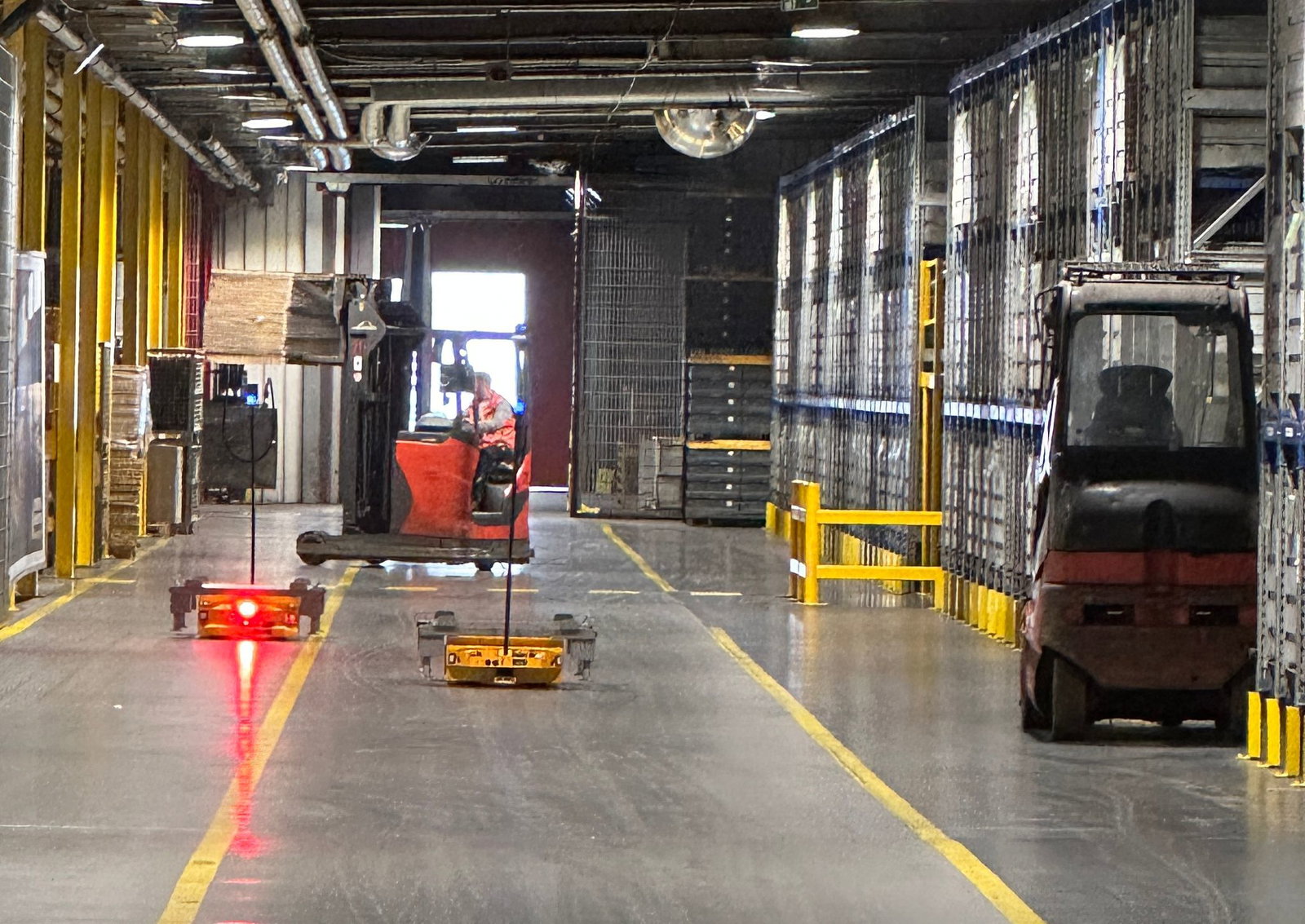 Besonders in der Automobilindustrie und im Metallbau gingen die Beschäftigungszahlen zurück. (Symbolbild)