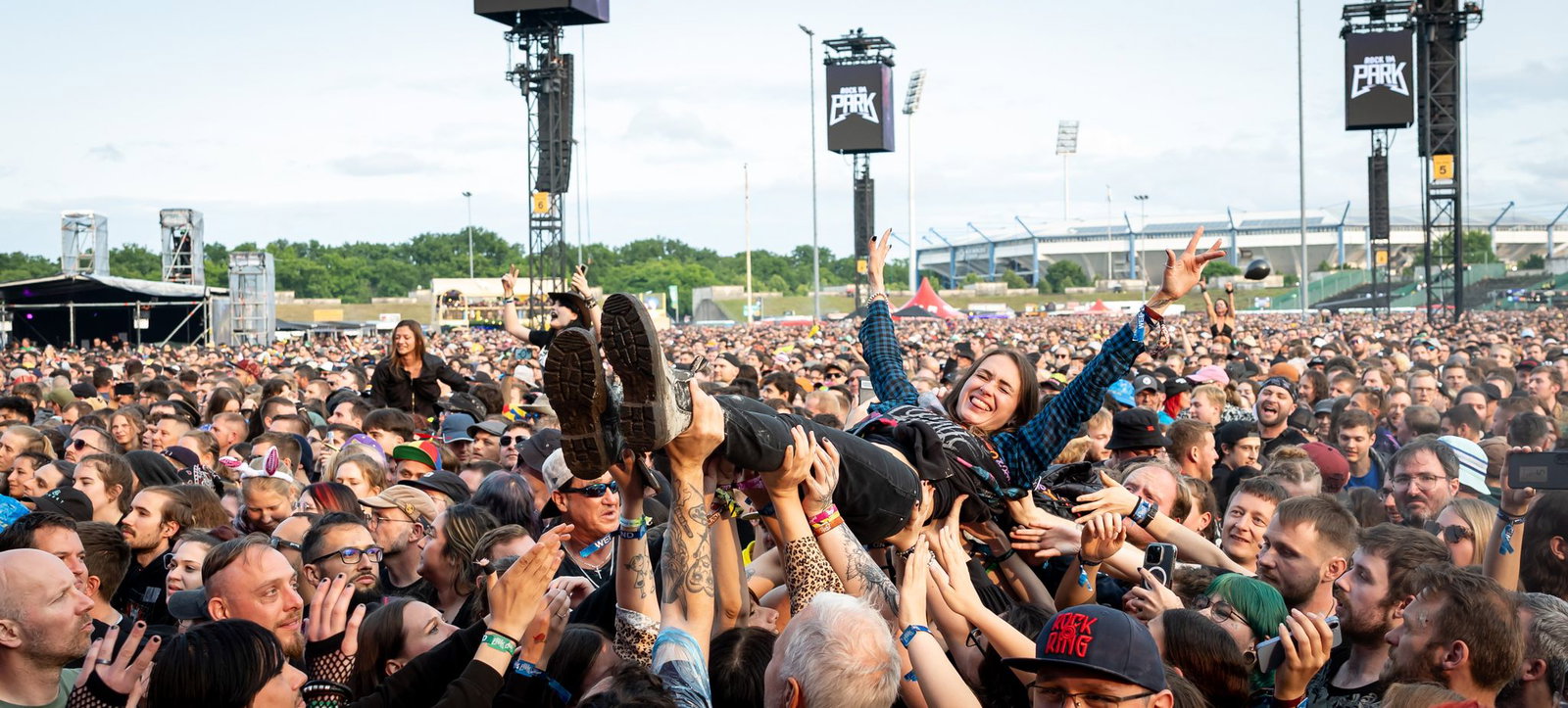 Wie bei der Jubiläumsausgabe 2025 ist Rock im Park in diesem Jahr wieder ausverkauft. (Archivbild)