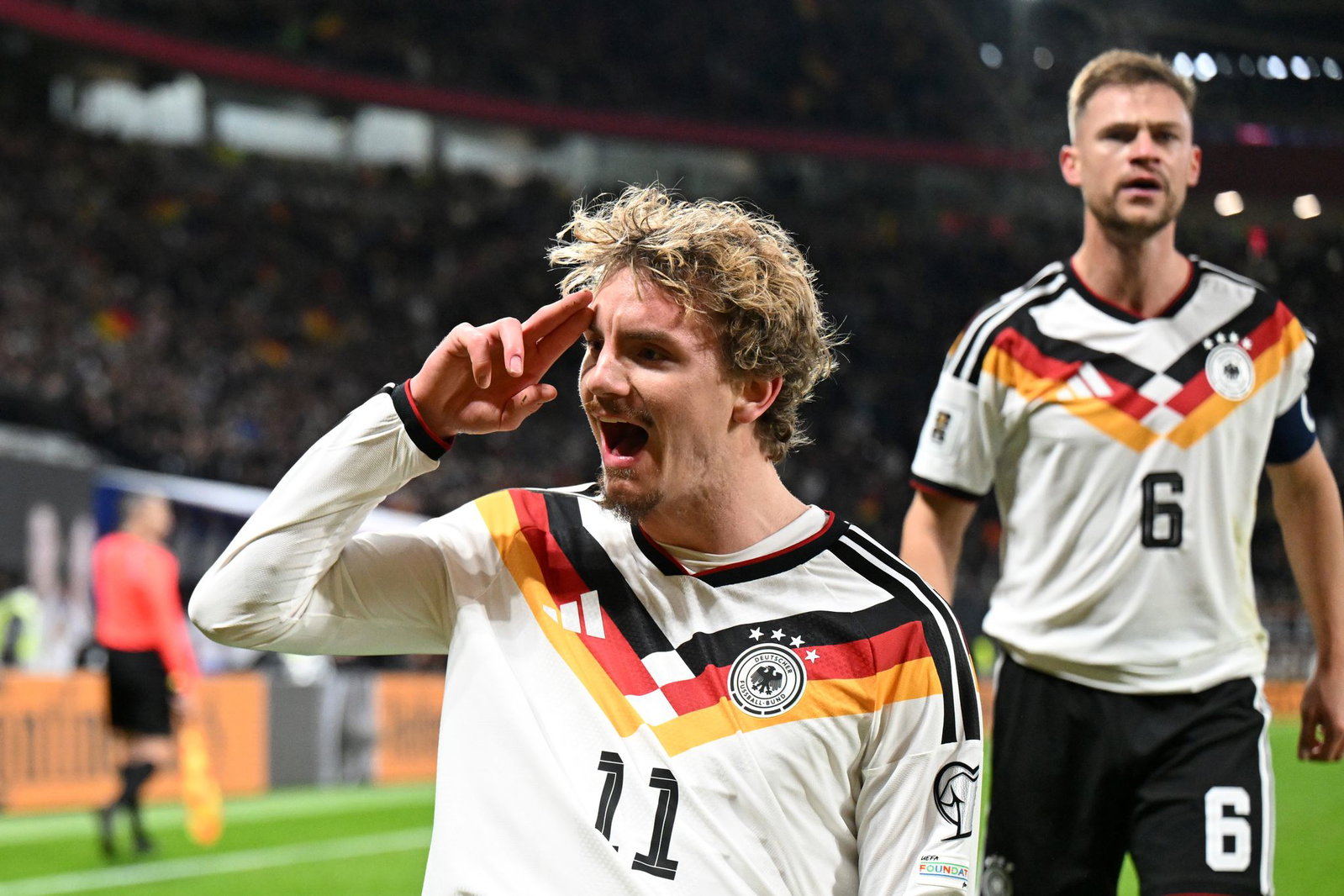 Die Sportfachhändler setzen wieder auf die Jerseys der DFB-Elf - hier das Heimtrikot. (Archivbild)