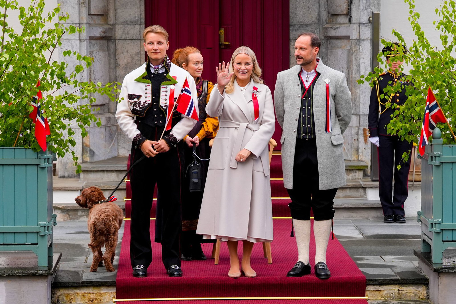 Kronprinzessin Mette-Marit (m) zeigte sich erneut in der Öffentlichkeit. 