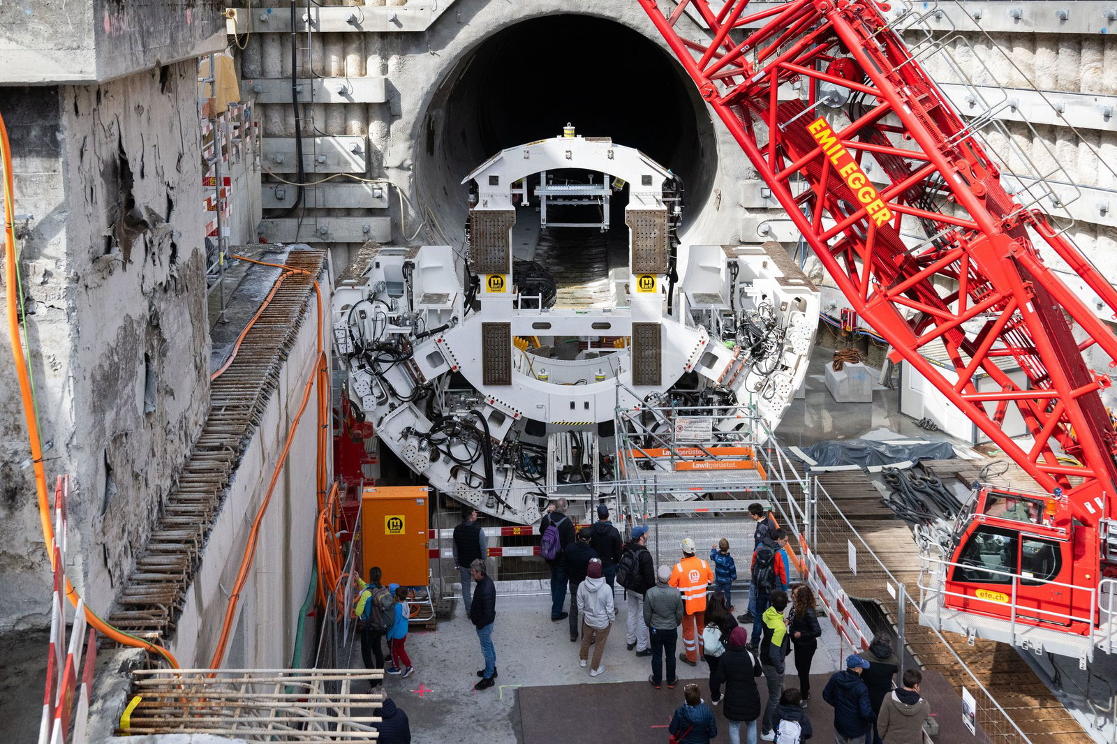 Nach einer Zwangspause hat die Tunnelbohrmaschine «Paulina» noch 100 Meter Störzone vor sich. (Archivbild)