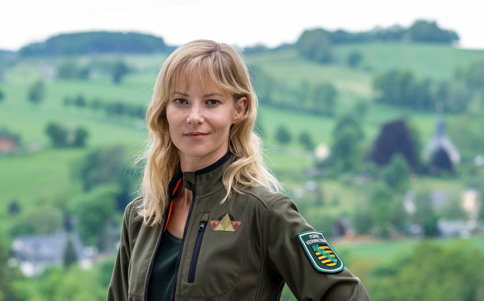 Als Försterin Saskia Bergelt steht Teresa Weißbach im ZDF-«Erzgebirgskrimi» regelmäßig den Ermittlern zur Seite. (Archivbild)