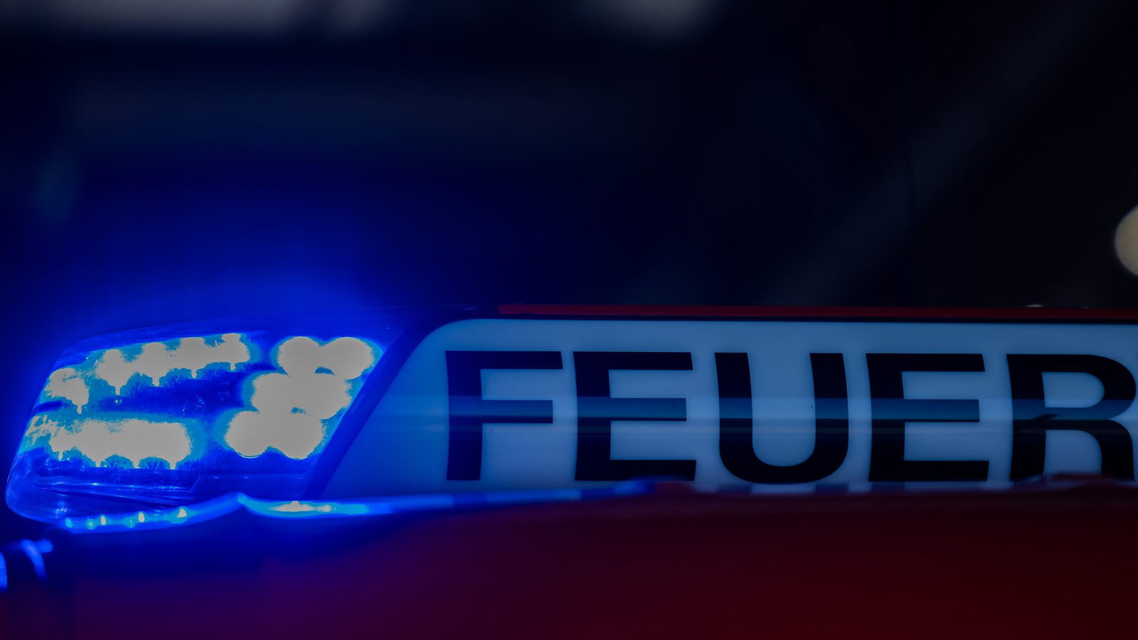 Der später gestorbene Bewohner löste den Ermittlungen zufolge das Feuer aus. (Symbolbild)