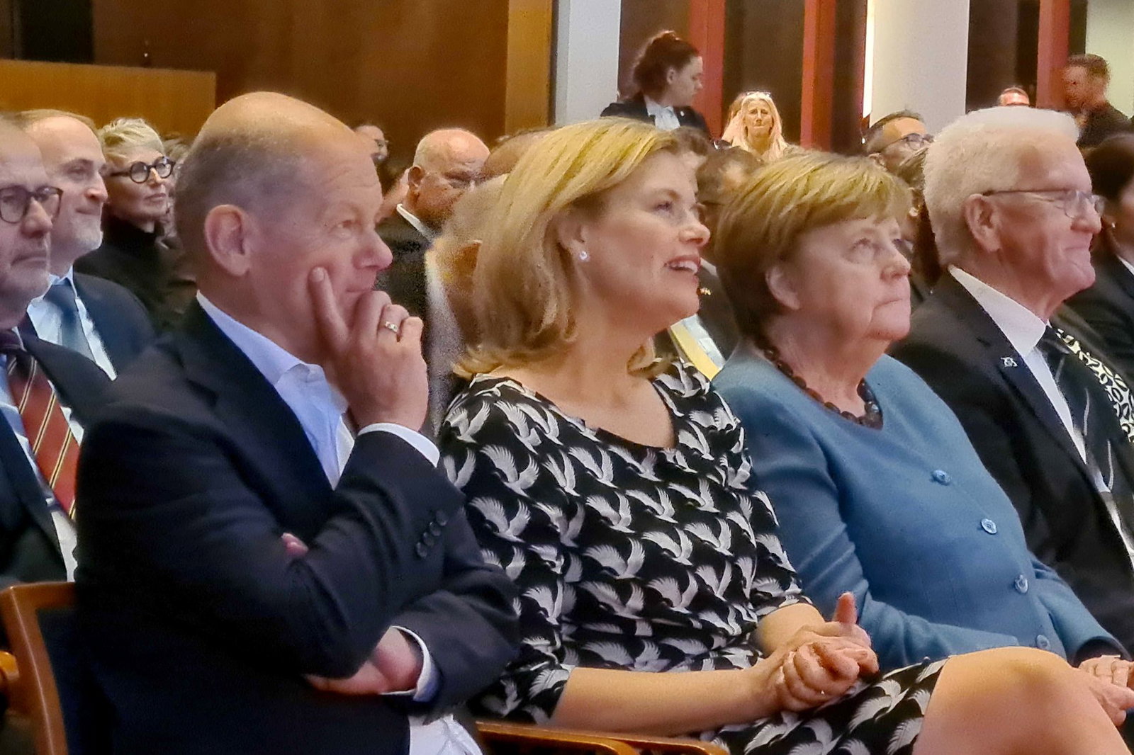 Zu Kretschmanns Abschied kamen viele Wegbegleiter aus fast 15 Jahren Amtszeit. 