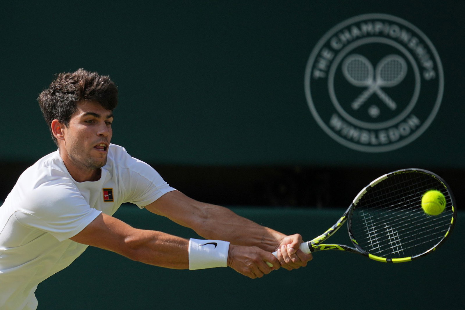 Carlos Alcaraz wird nicht beim Turnier in Wimbledon aufschlagen. (Archivbild)