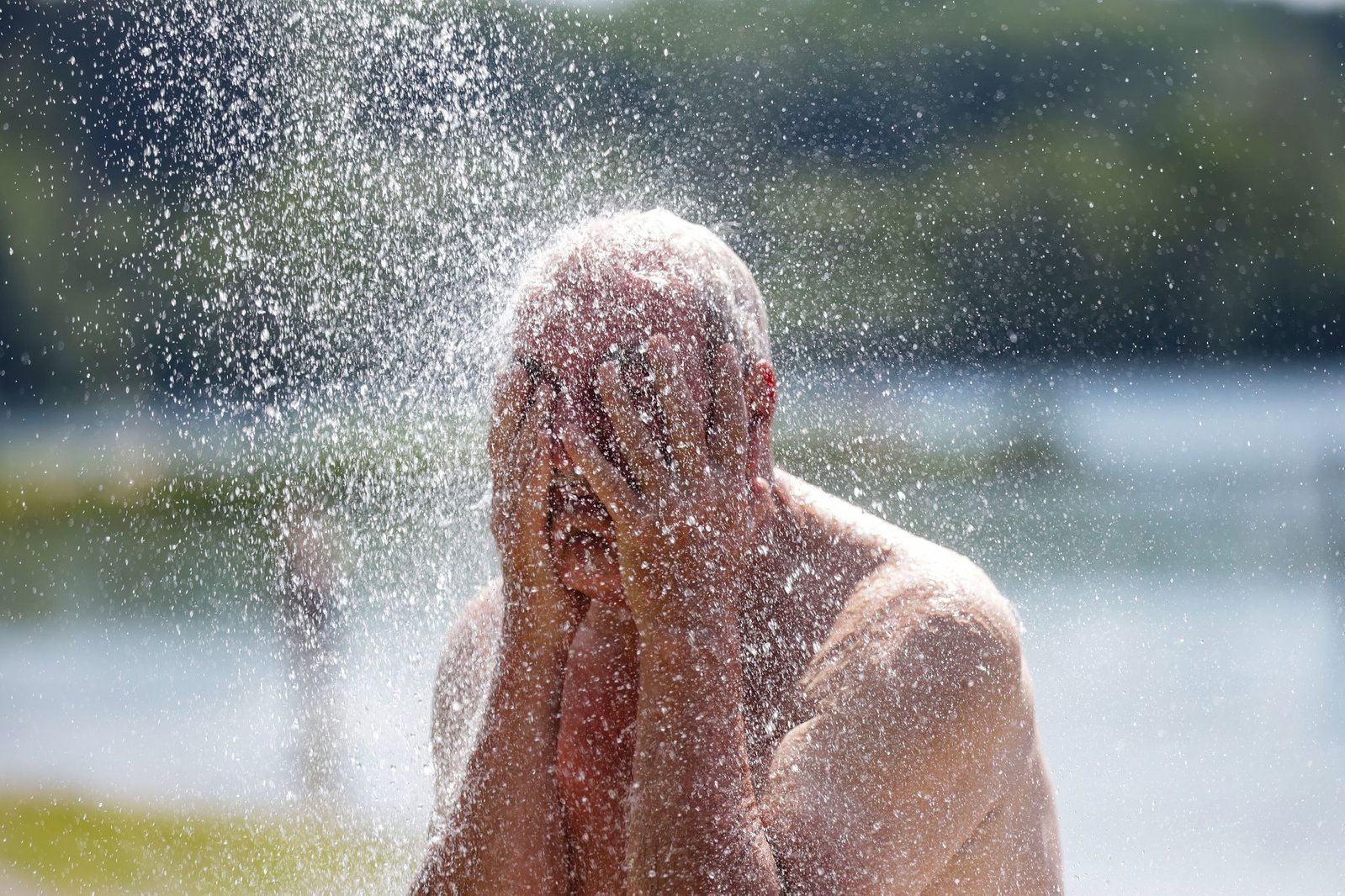 Die Temperaturen werden nur leicht sinken, es bleibt heiß.(Archiv)