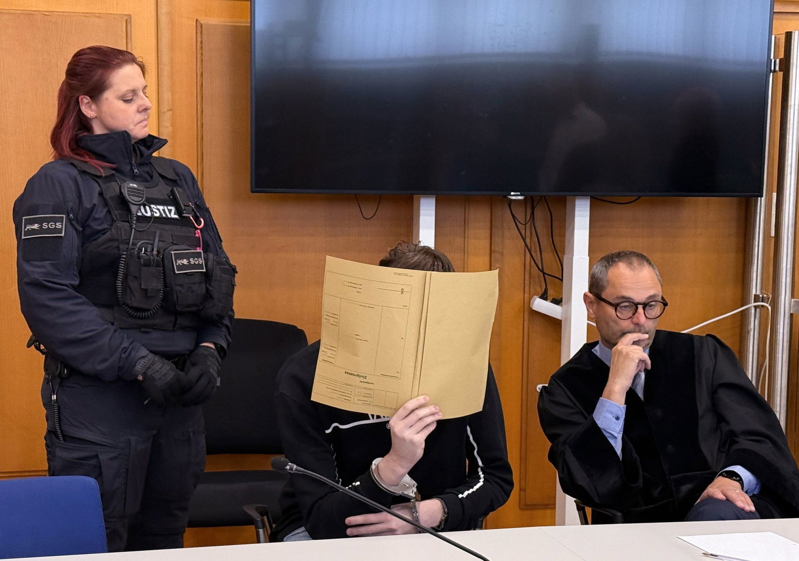 Der 18-Jährige muss nun für einige Jahre in Haft. Das Urteil ist aber noch nicht rechtskräftig. (Archivbild)