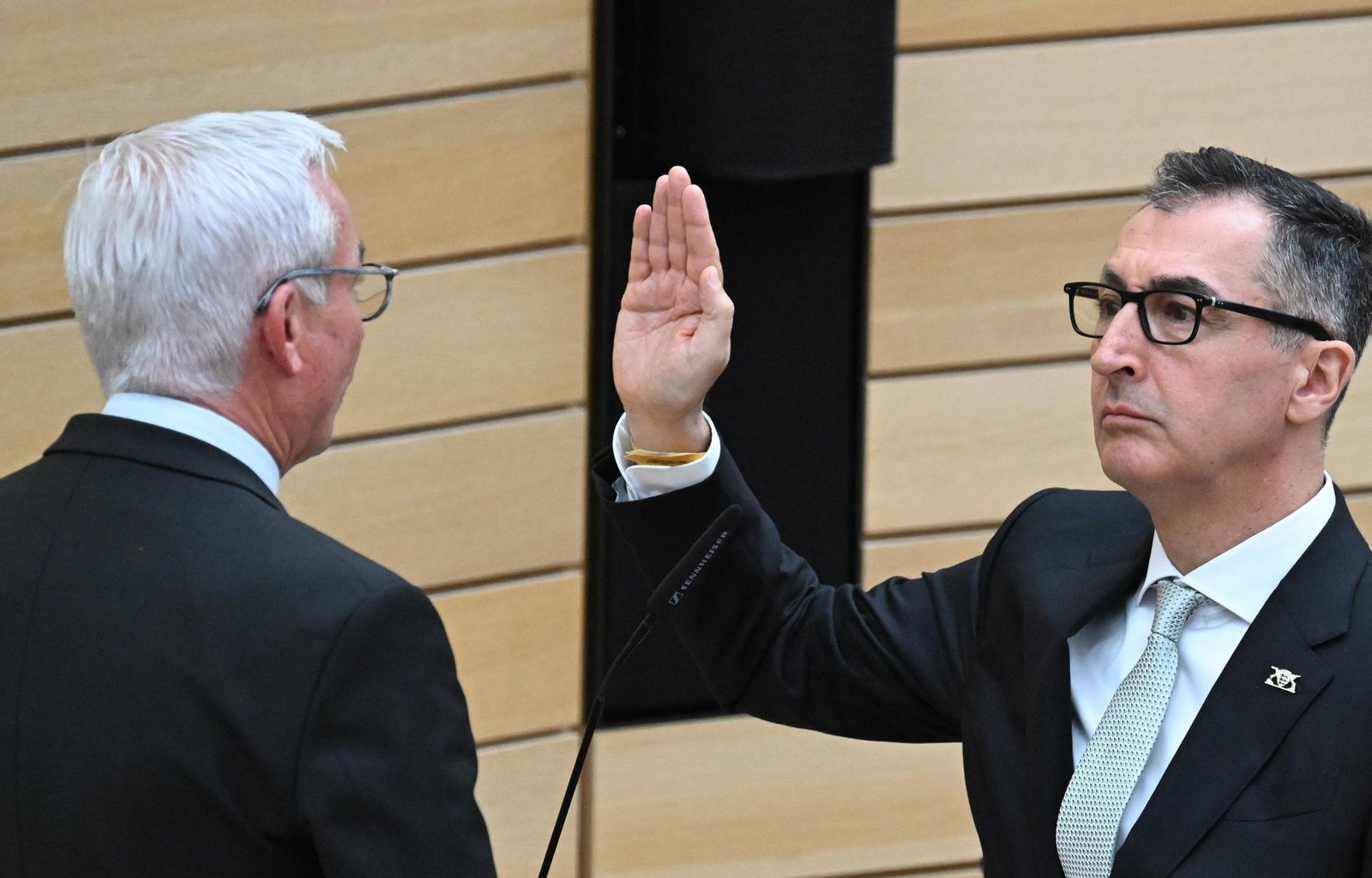 Özdemir ist der erste deutsche Ministerpräsident mit türkischen Wurzeln. 