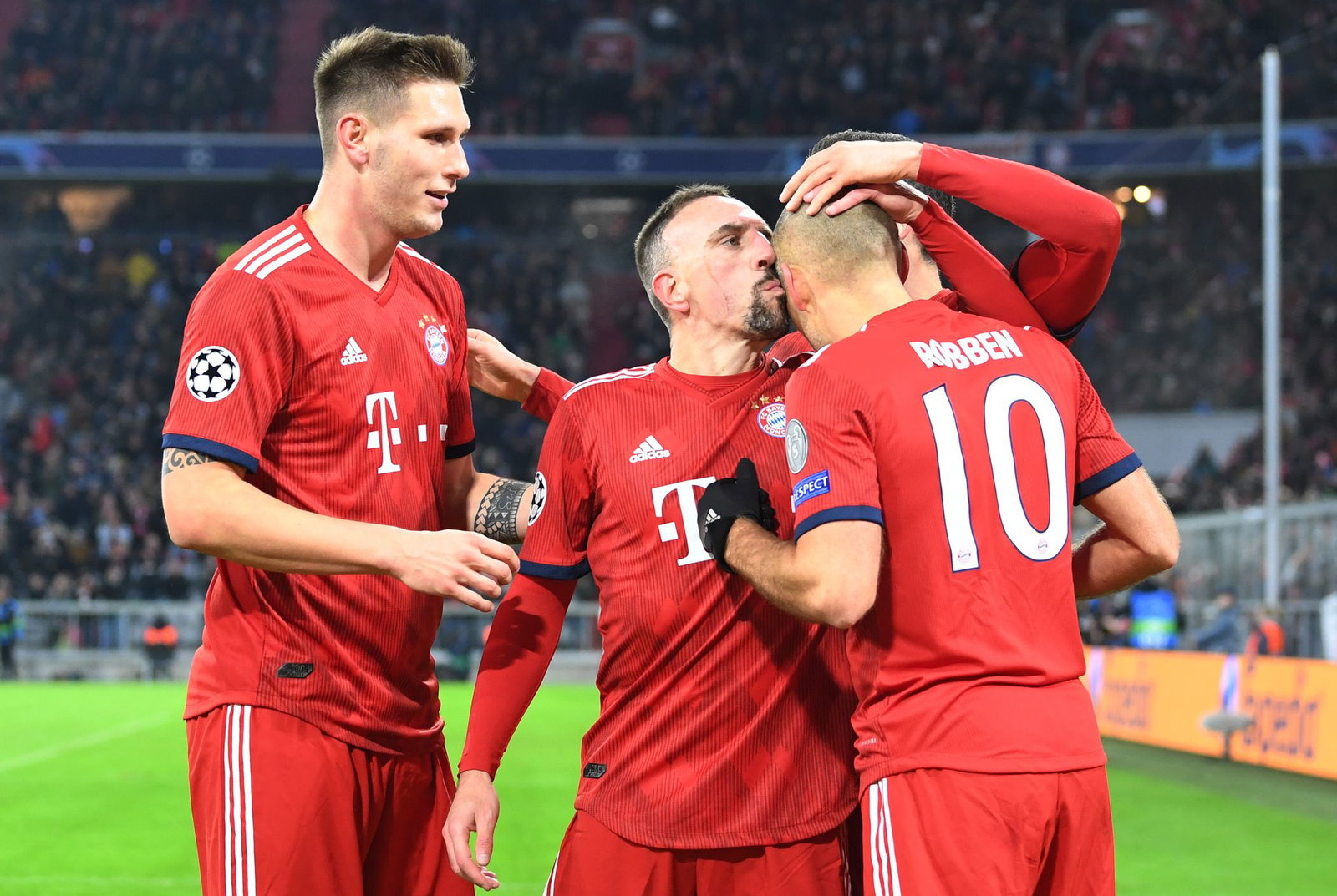 Seine größten Erfolge feierte Niklas Süle (l) mit dem FC Bayern. (Archivfoto)