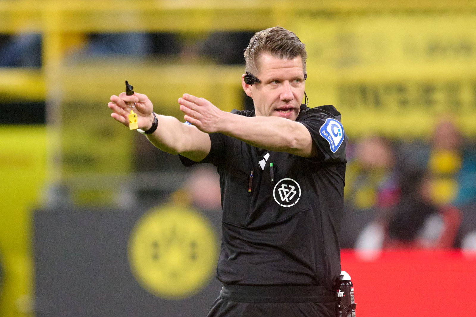 Schiedsrichter Patrick Ittrich leitete sein letztes Liga-Spiel. 