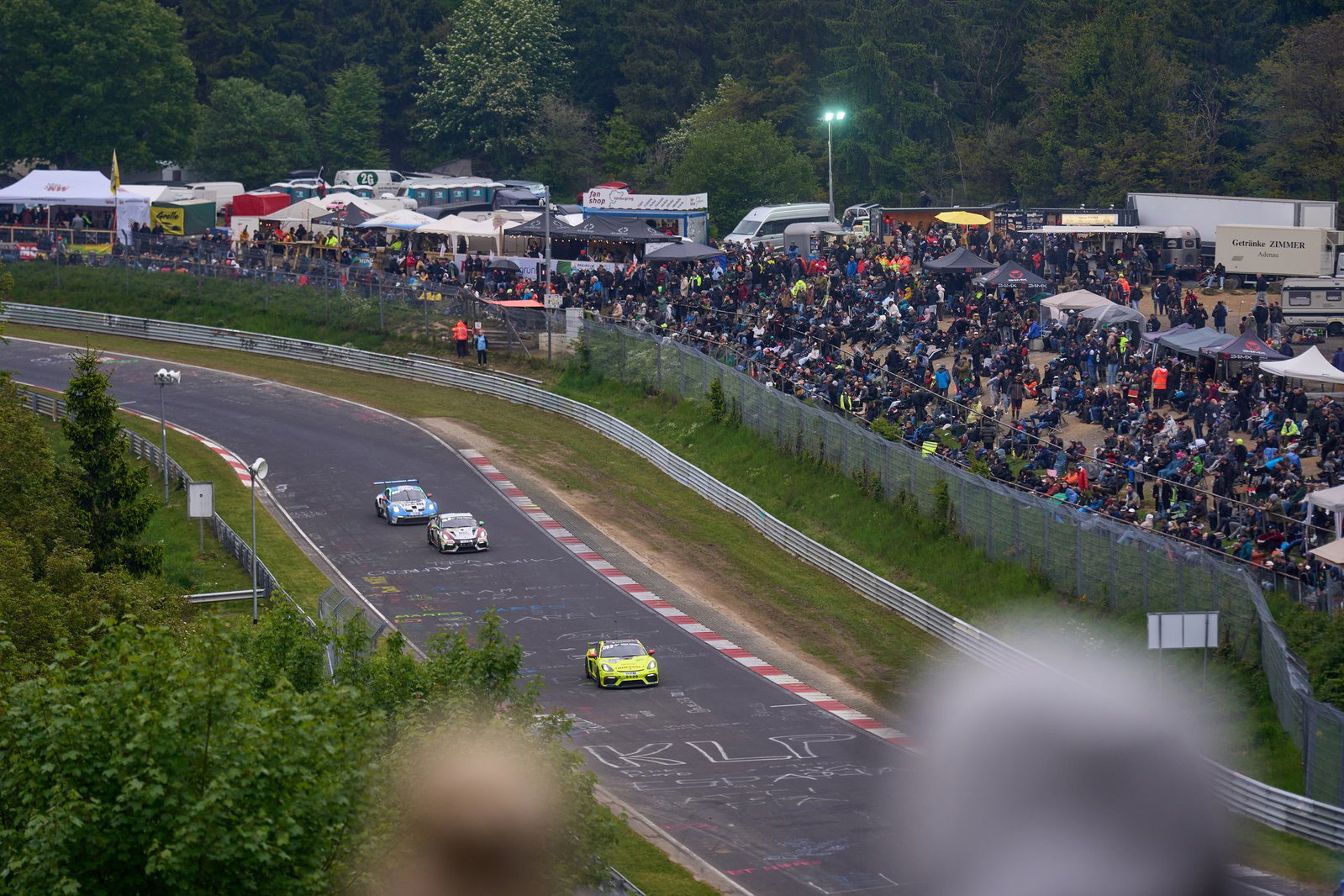 Mehr als 320.000 Zuschauer strömten zum 24-Stunden-Rennen.