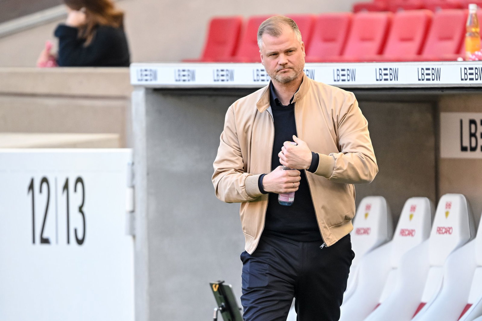 Legt sich in der Torhüterfrage öffentlich noch nicht fest: VfB-Boss Fabian Wohlgemuth. (Archivbild)