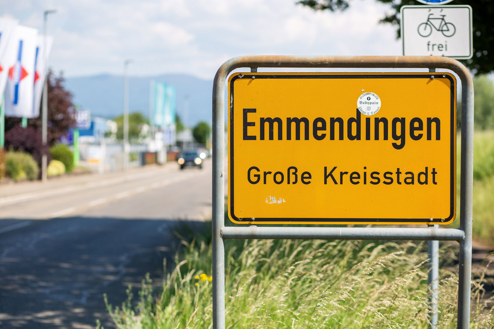 Der Straftäter ist aus dem Zentrum für Psychiatrie Emmendingen entwichen. (Archivbild)