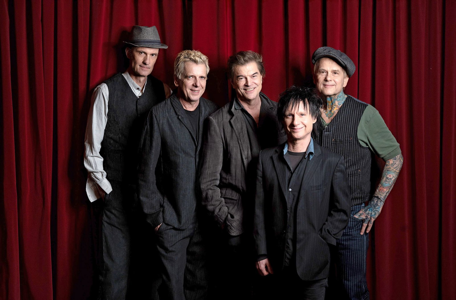 Die Toten Hosen: Breiti, Andi, Campino, Vom und Kuddel stehen zusammen für ein Pressefoto. Der Dokumentarfilm «Die Toten Hosen - Das letzte Album» wurde am späten Abend des 23. Mai in der ARD/im Ersten ausgestrahlt. (Handoutbild)