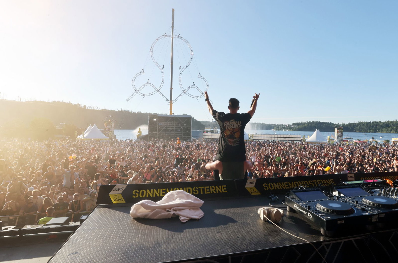 Auf Festivals können Musikfans auch neue Künstlerinnen und Künstler entdecken. (Archivbild)